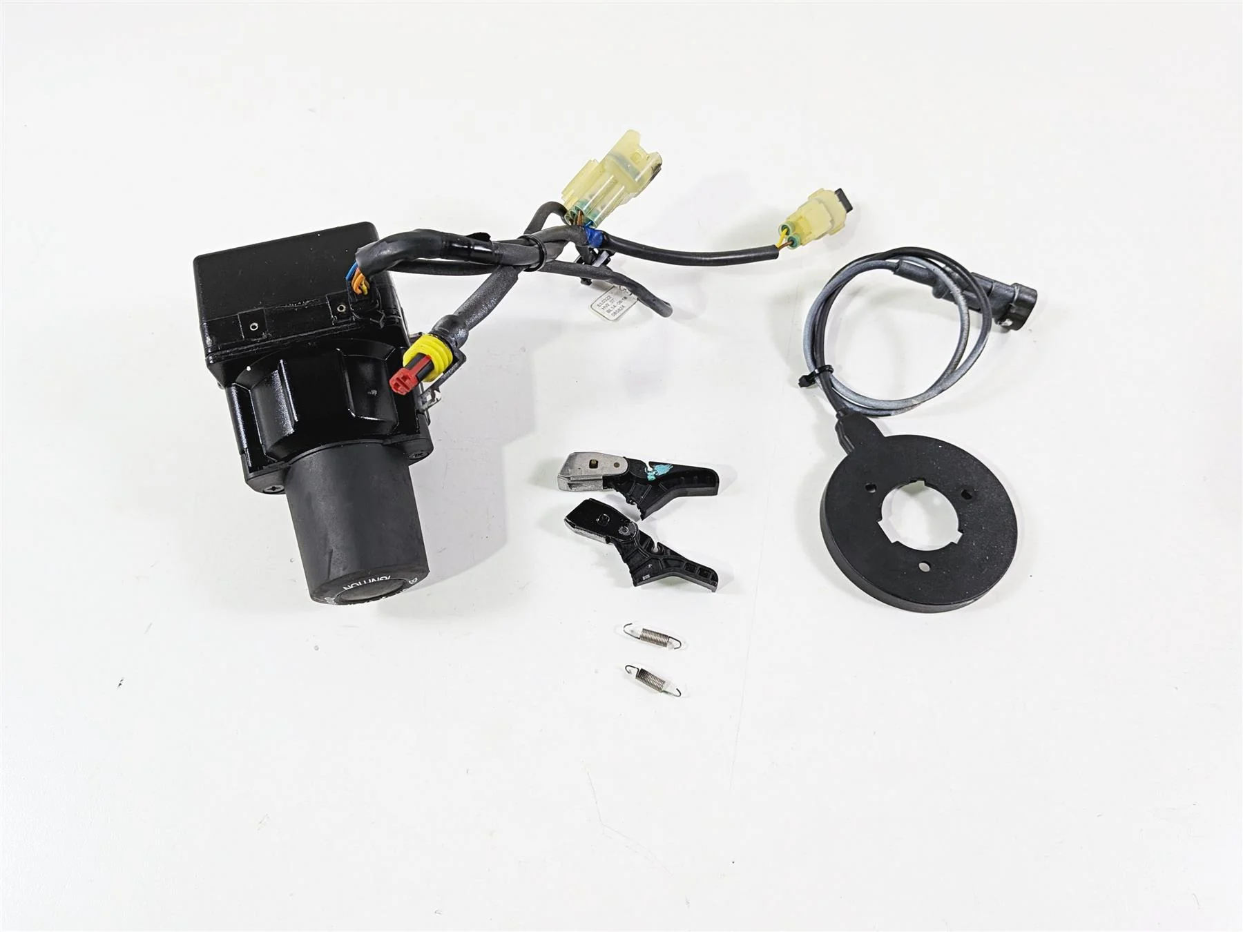 2015 Ducati Diavel Dark Handsfree Keyless Ignition Switch For Parts 28611247B - Image 4
