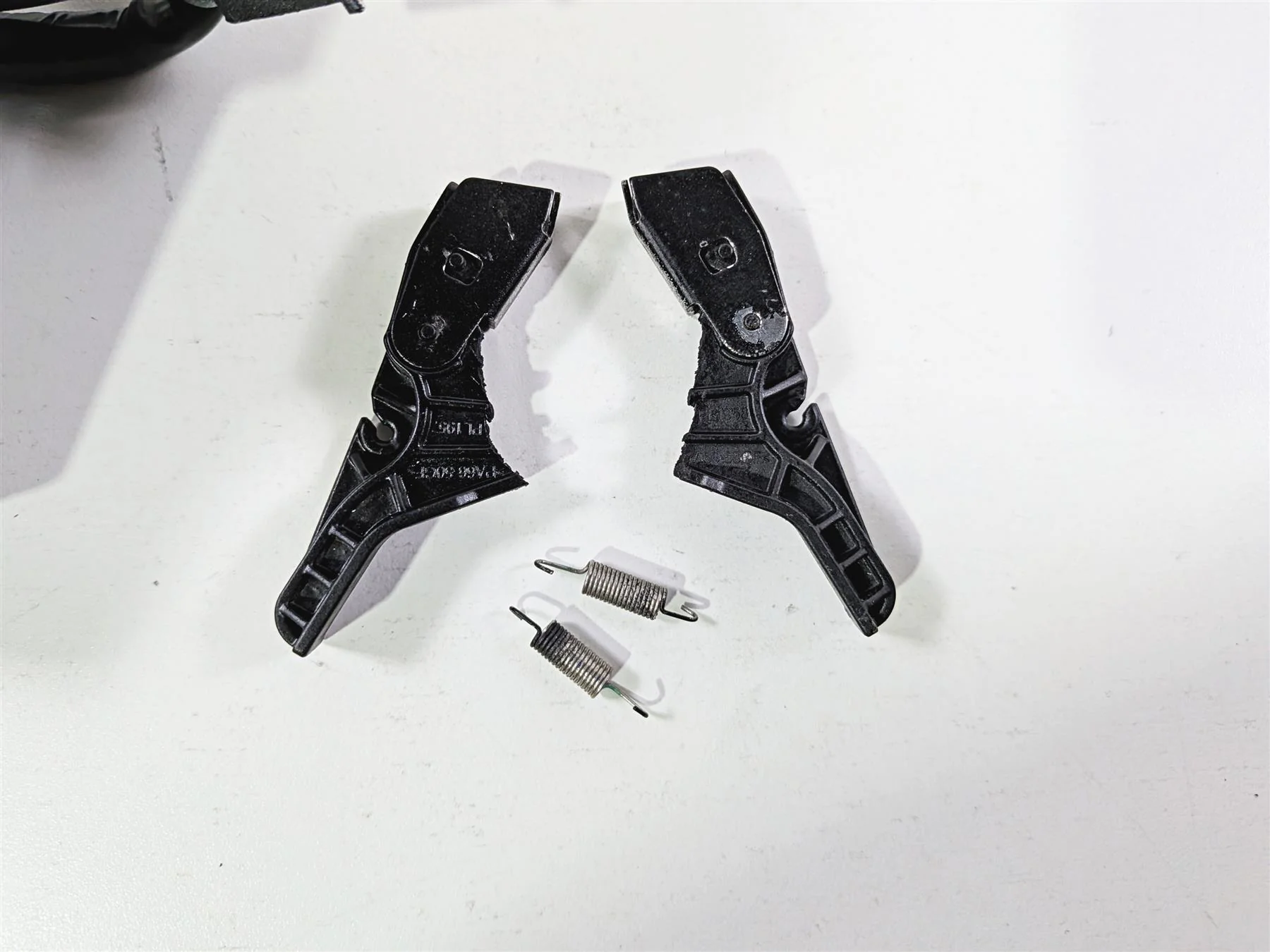 2015 Ducati Diavel Dark Handsfree Keyless Ignition Switch For Parts 28611247B - Image 9