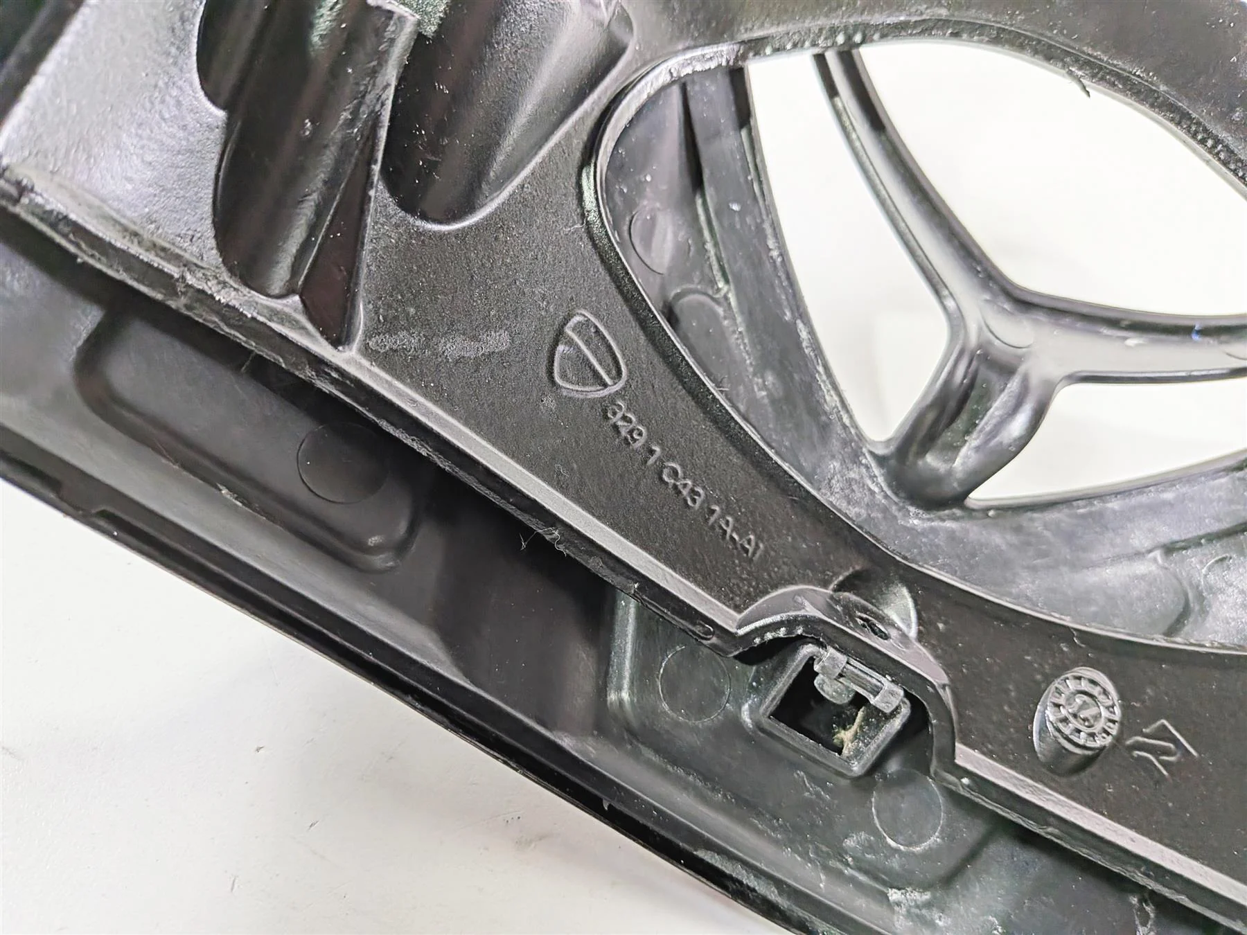 2015 Ducati Diavel Dark Headlight Holder Visor Bracket Set 8291C431AA 48016301AA - Image 11
