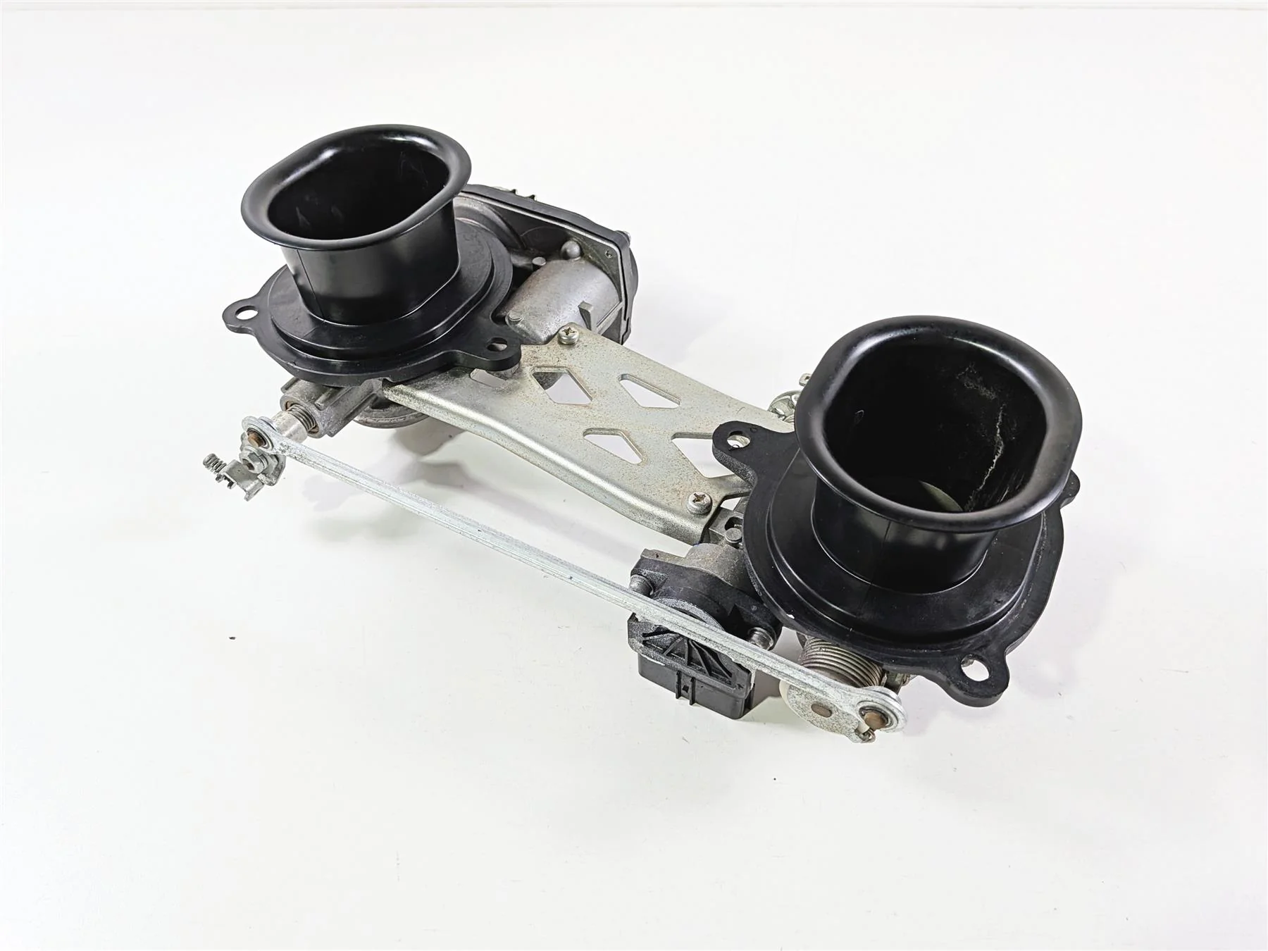 2015 Ducati Diavel Dark Mikuni Throttle Body Bodies Set 28240911A - Image 11