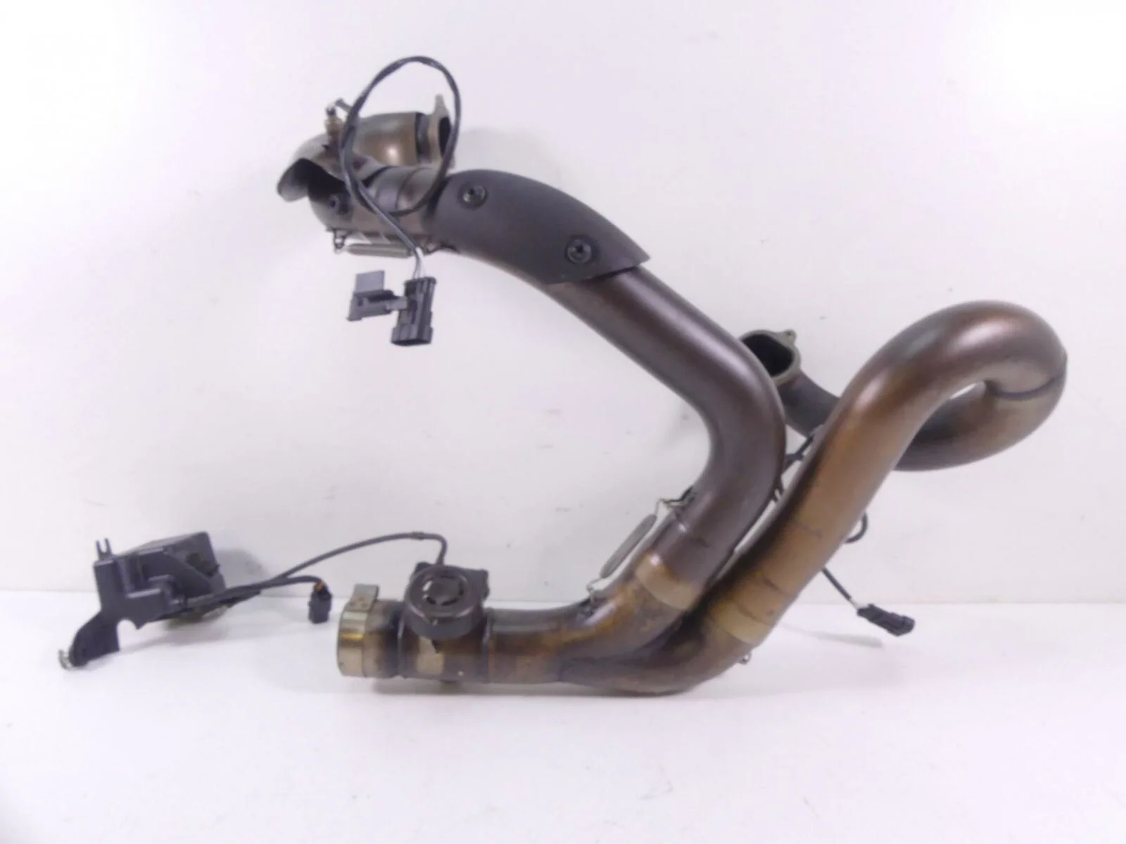 2015 Ducati Diavel Dark OEM Exhaust Header Manifold Pipe & Servo Set 57211562B