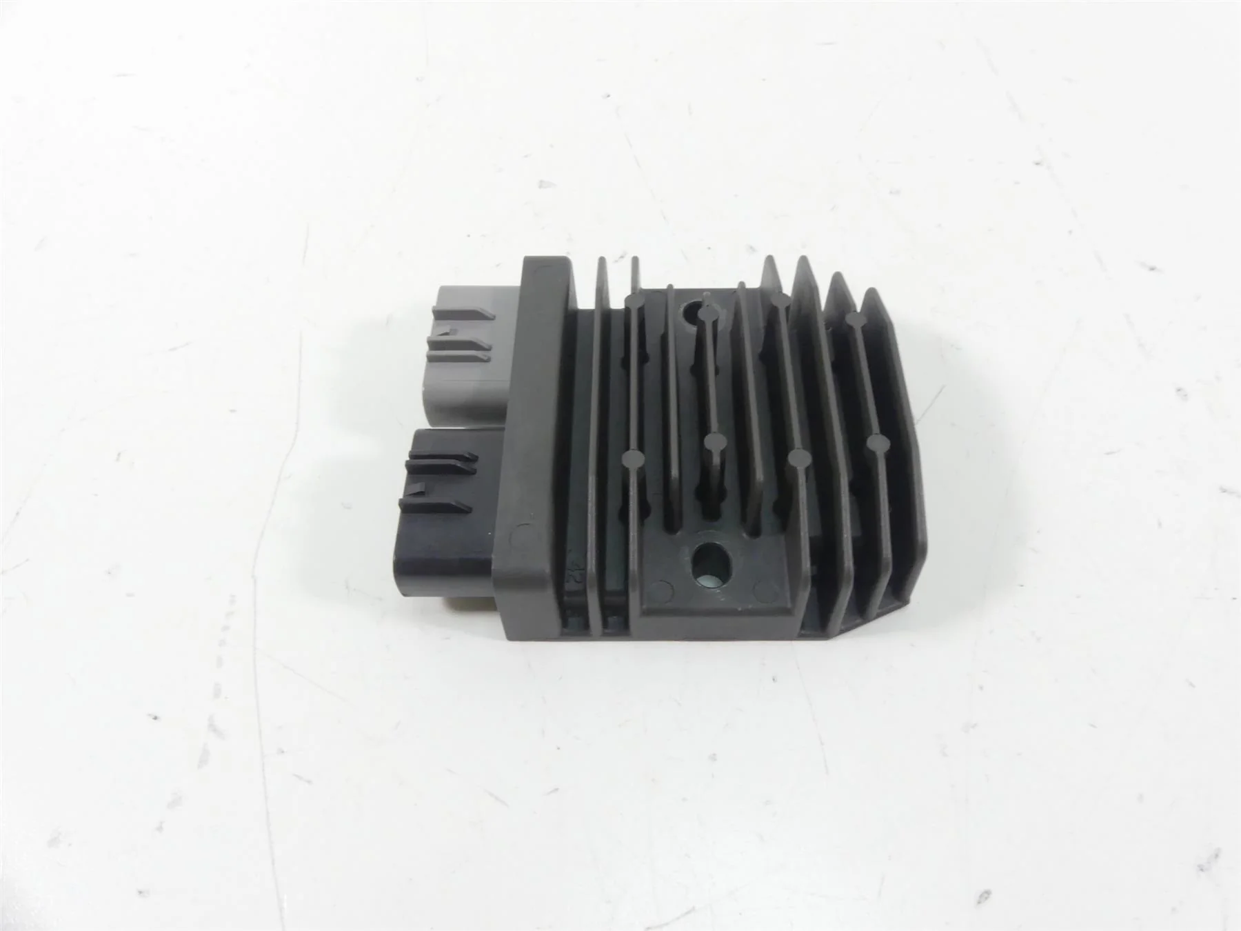 2015 Ducati Diavel Dark Rectifier Voltage Regulator 54040301B FH020AA - Image 3