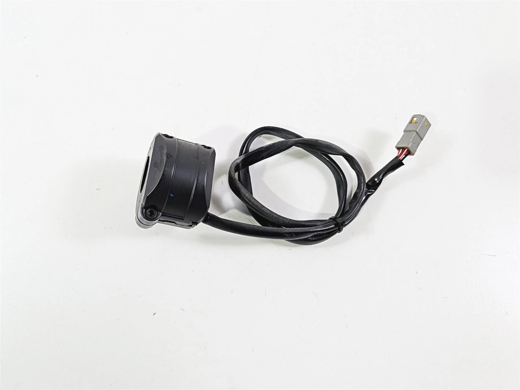 2015 Ducati Diavel Dark Right Hand Start Stop Control Switch 65010141A - Image 8