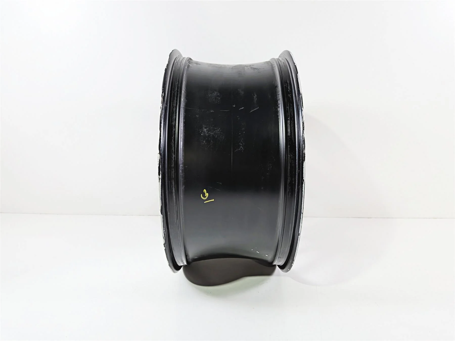 2015 Ducati Diavel Dark Straight Rear Wheel Rim 17x8 50211422AA - Image 2