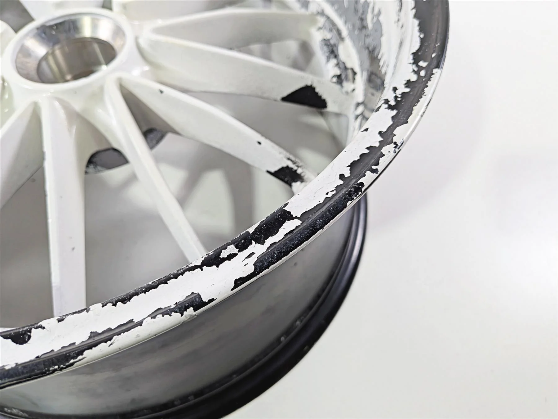 2015 Ducati Diavel Dark Straight Rear Wheel Rim 17x8 50211422AA - Image 7