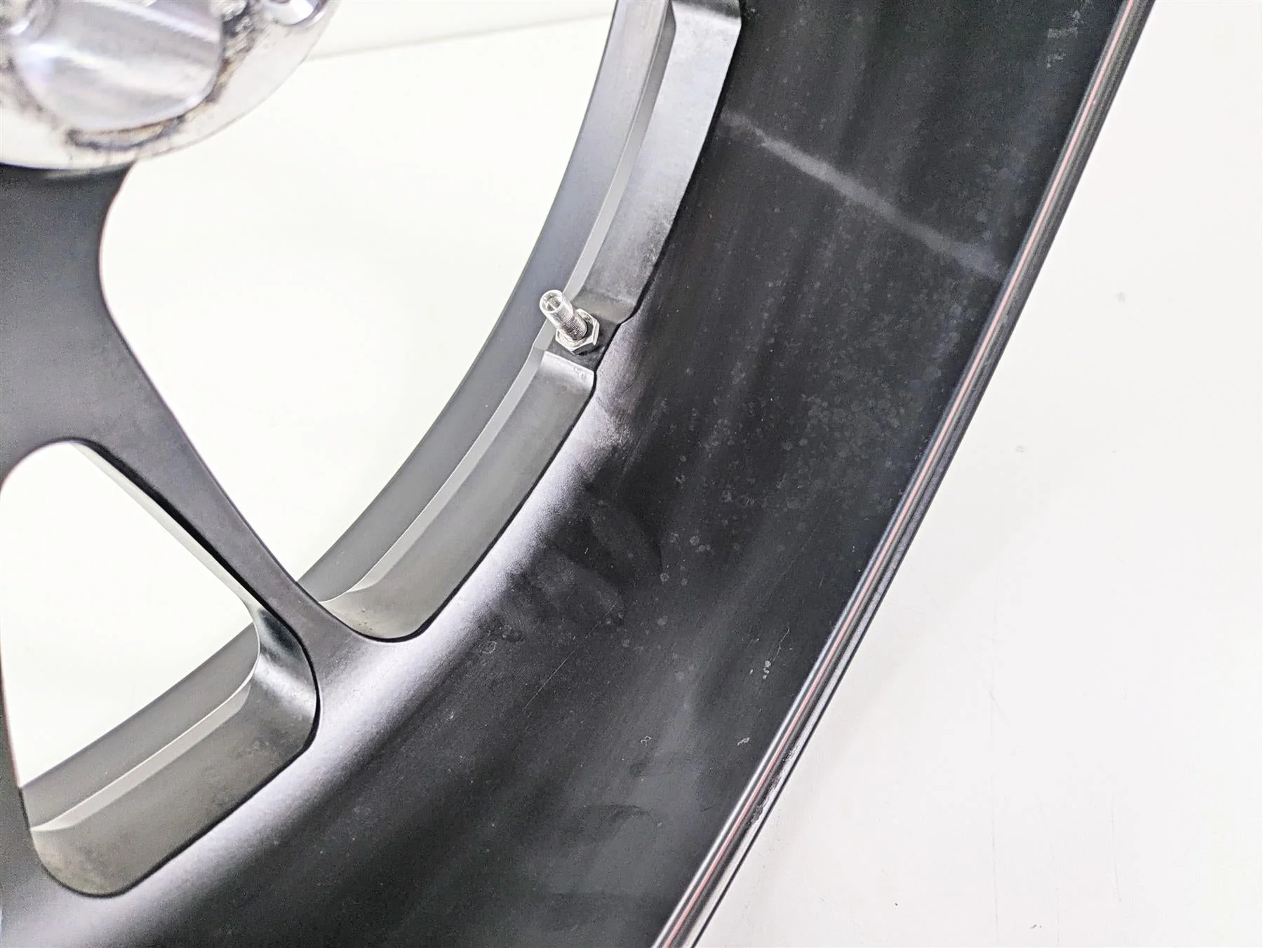 2015 Ducati Hypermotard 821 SP 17x5.5 Marchesini Rear Wheel Rim 50221561AB - Image 7