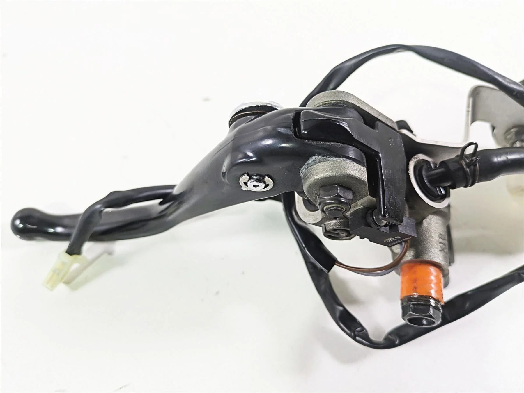 2015 Ducati Hypermotard 821 SP Front Radial Brake Master Cylinder 62440821A - Image 10