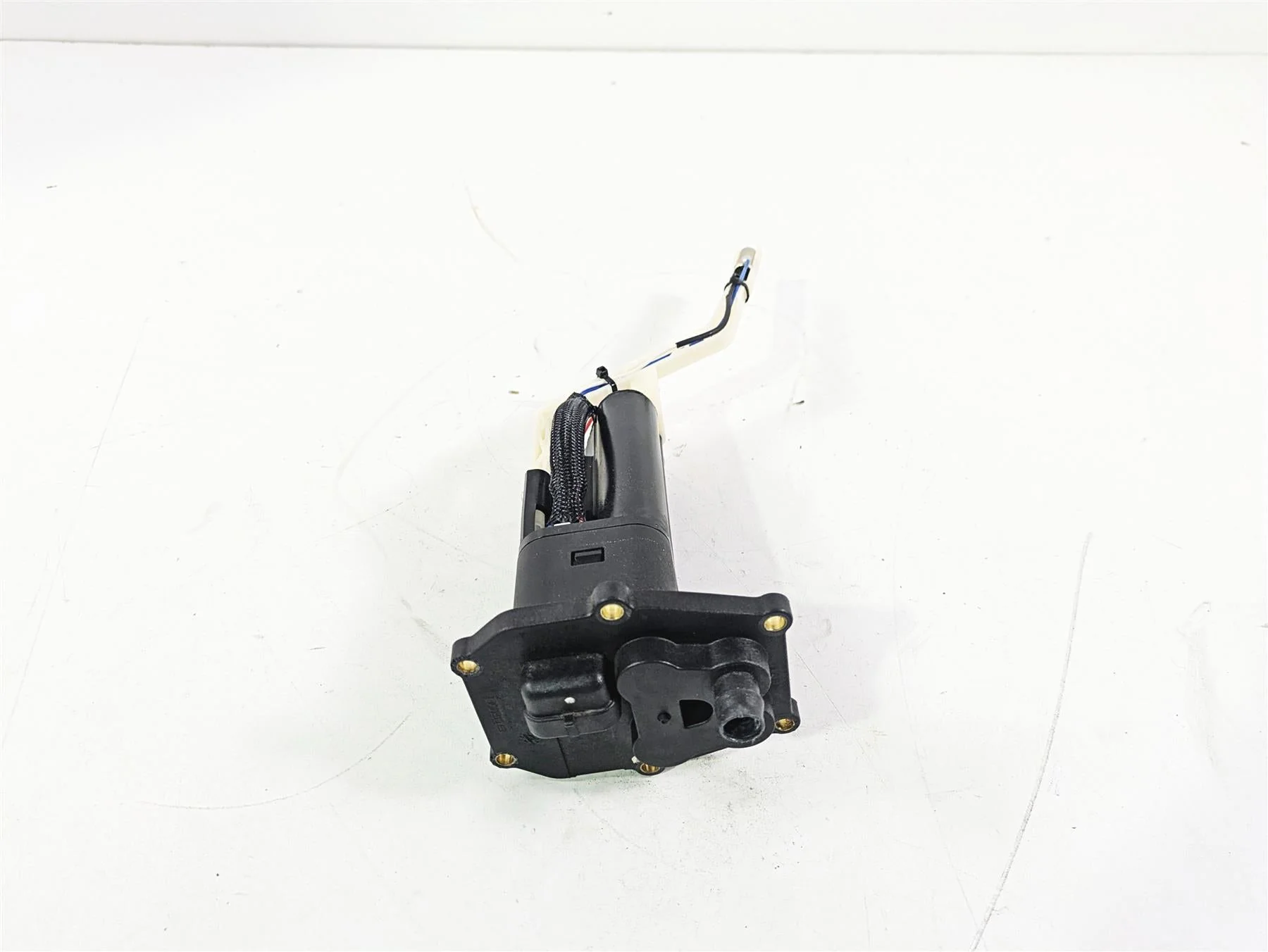 2015 Ducati Hypermotard 821 SP Fuel Gas Petrol Pump - Tested 16024281A - Image 2