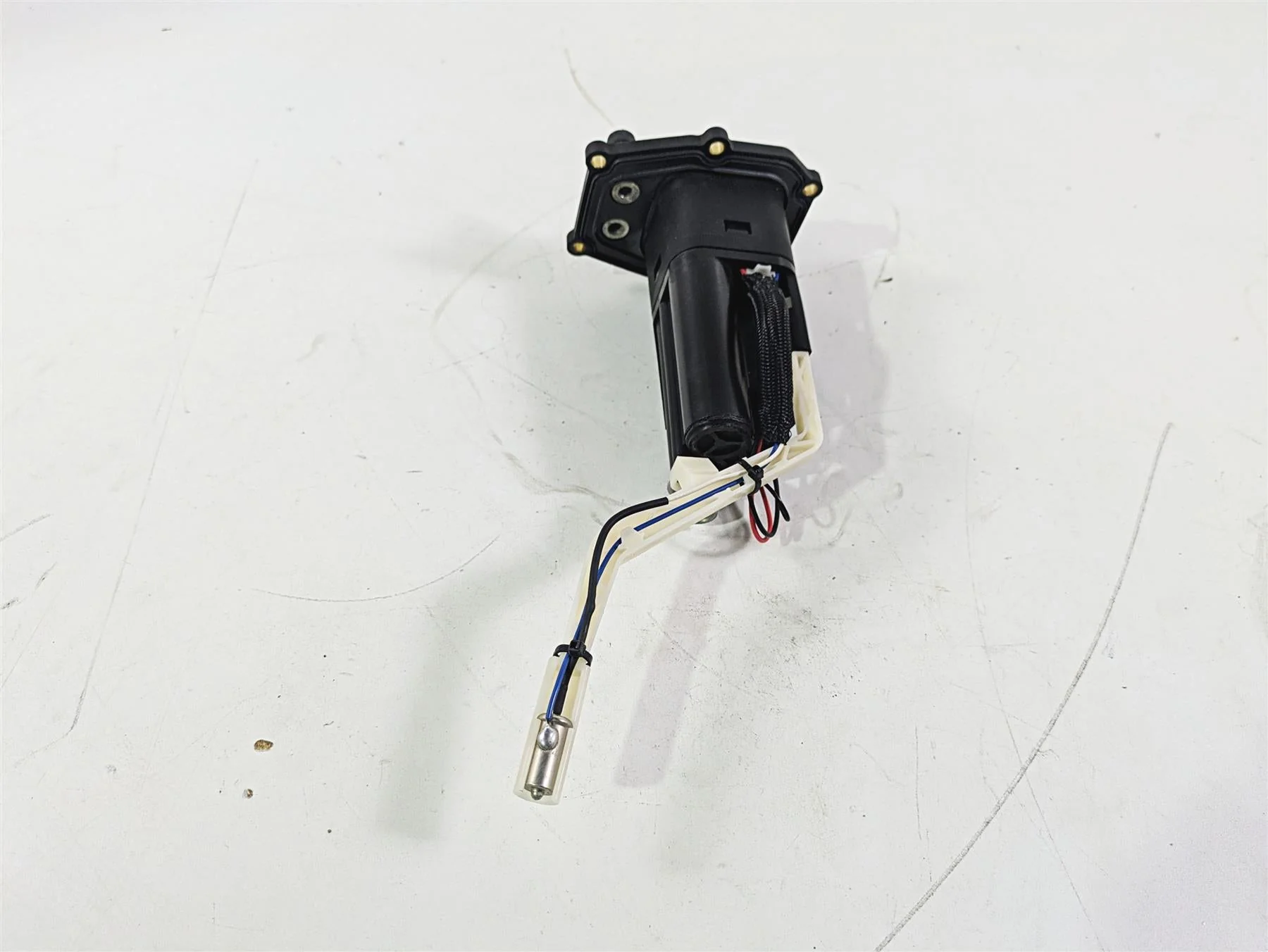 2015 Ducati Hypermotard 821 SP Fuel Gas Petrol Pump - Tested 16024281A - Image 4