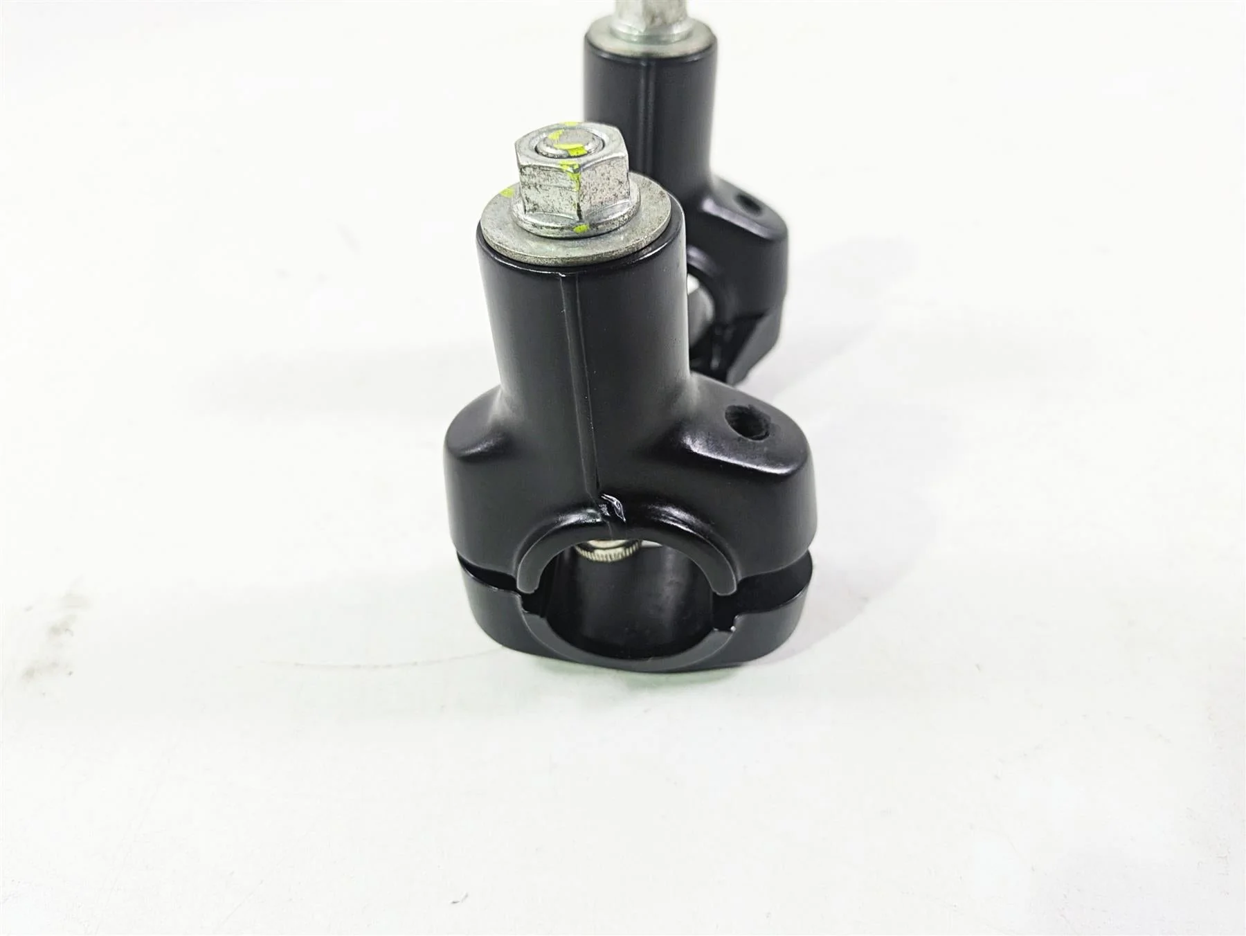 2015 Ducati Hypermotard 821 SP Handlebar Risers Holder Set 36011431AA - Image 10