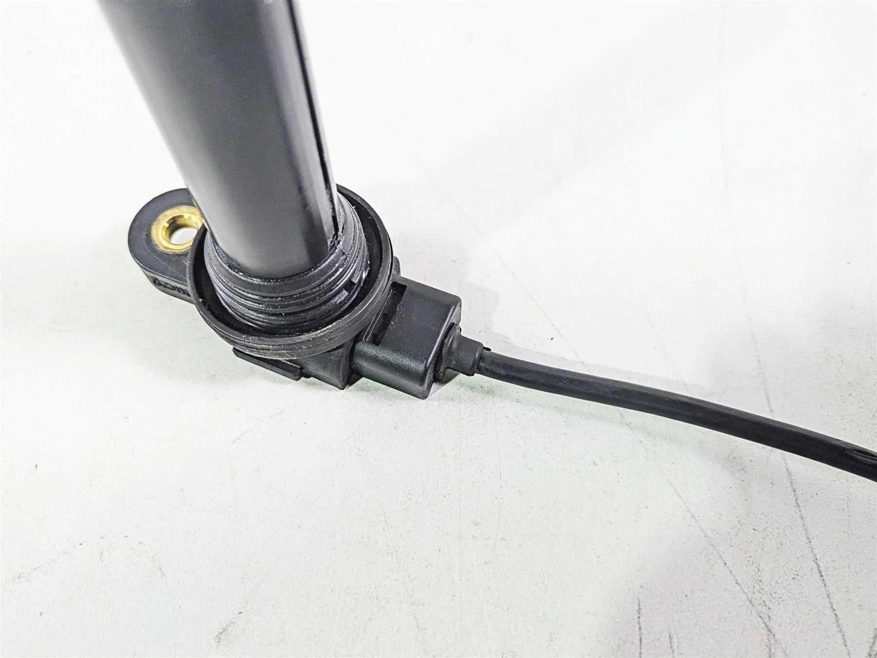 2015 Ducati Hypermotard 821 SP Ignition Coil 38010145B - Image 10