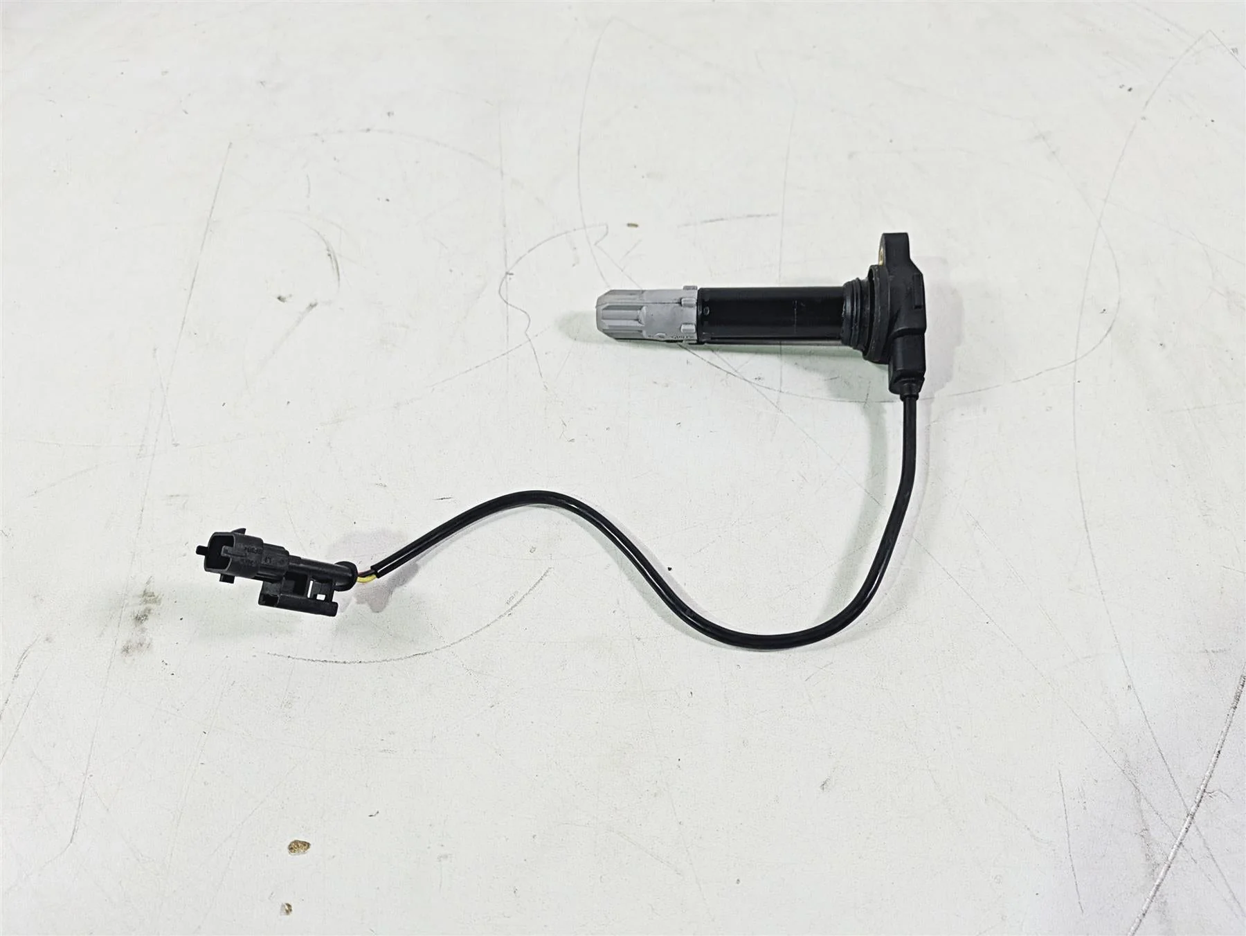 2015 Ducati Hypermotard 821 SP Ignition Coil 38010145B - Image 2