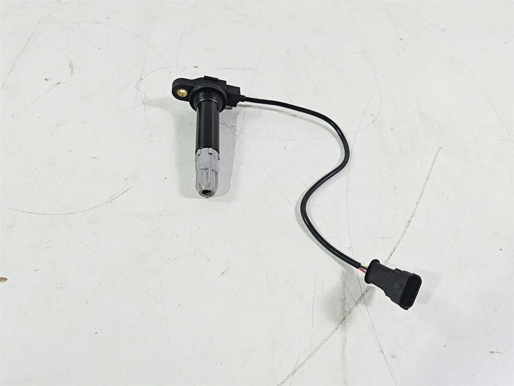2015 Ducati Hypermotard 821 SP Ignition Coil 38010145B - Image 4