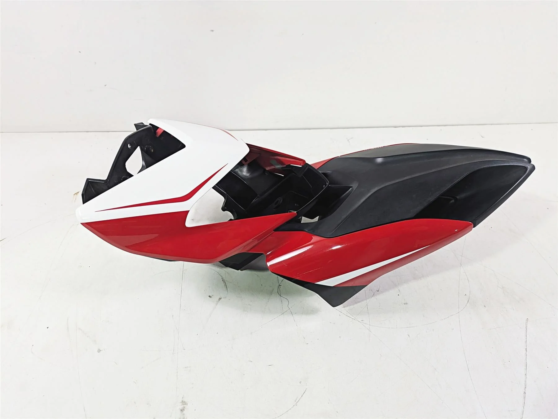 2015 Ducati Hypermotard 821 SP Inner & Outer Headlight Mask 480P5761A 48015771D - Image 3