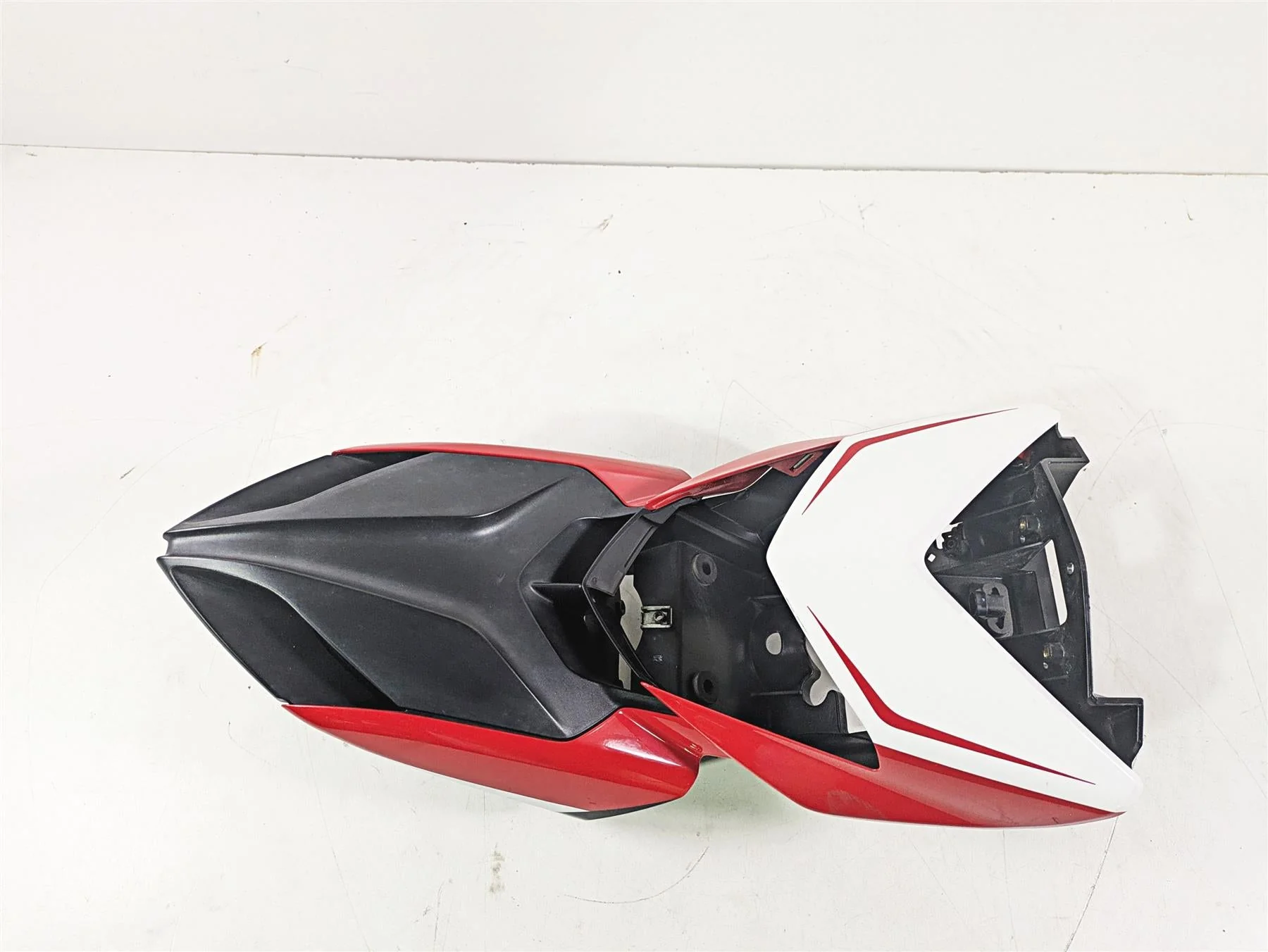 2015 Ducati Hypermotard 821 SP Inner & Outer Headlight Mask 480P5761A 48015771D - Image 5