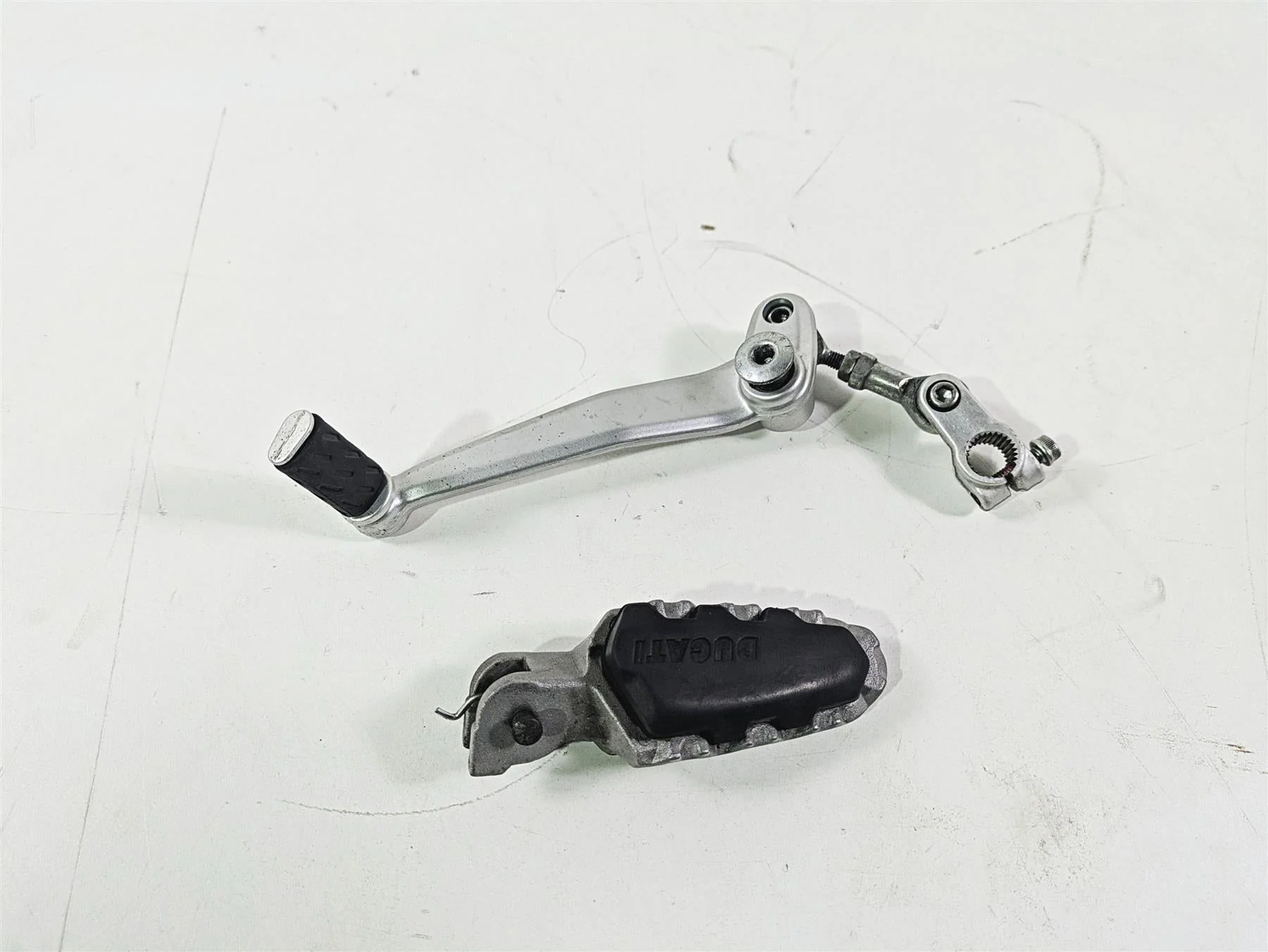 2015 Ducati Hypermotard 821 SP Left Foot Peg & Shift Lever 82412111AA 45630751BA - Image 3