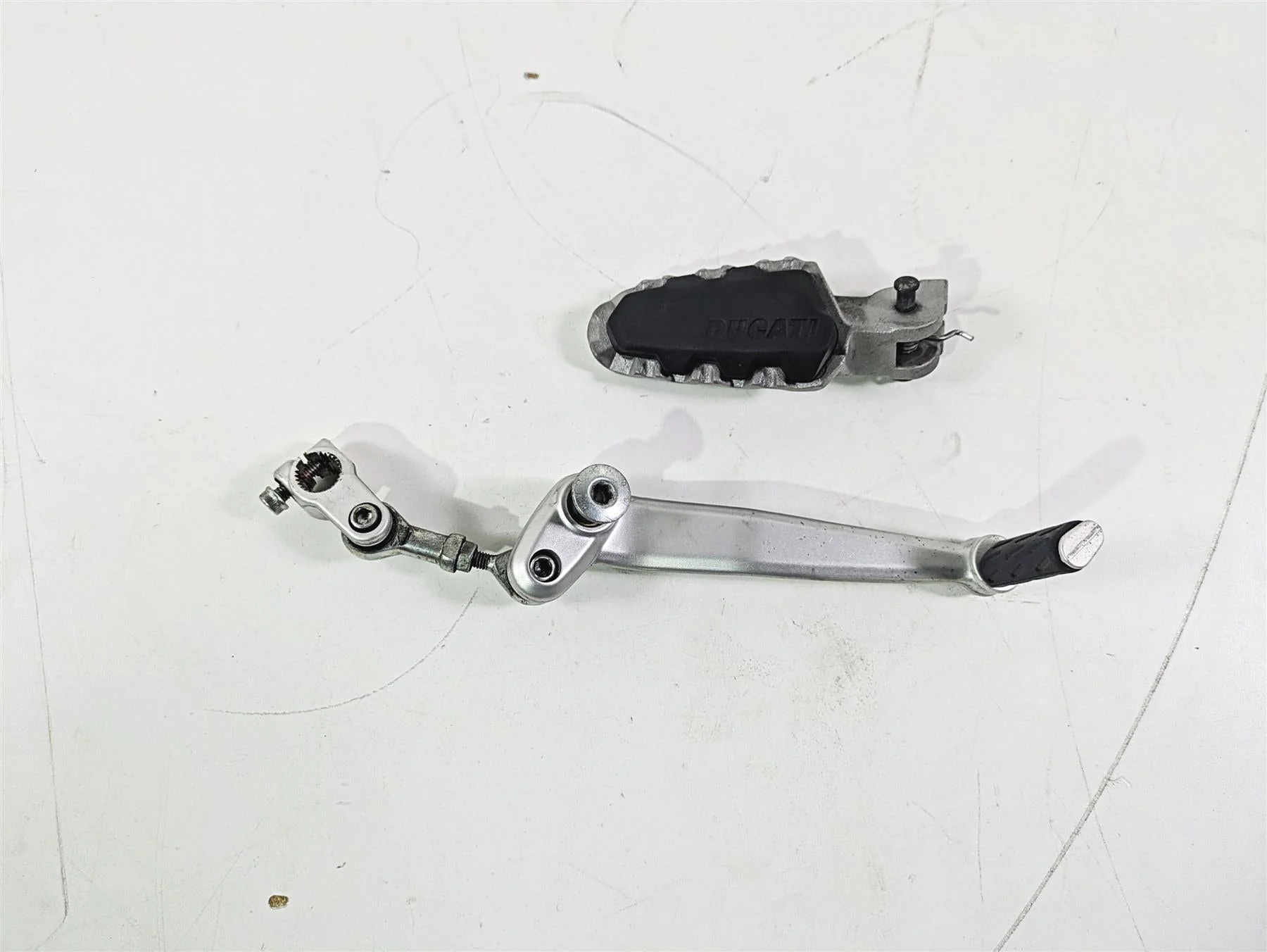 2015 Ducati Hypermotard 821 SP Left Foot Peg & Shift Lever 82412111AA 45630751BA - Image 5