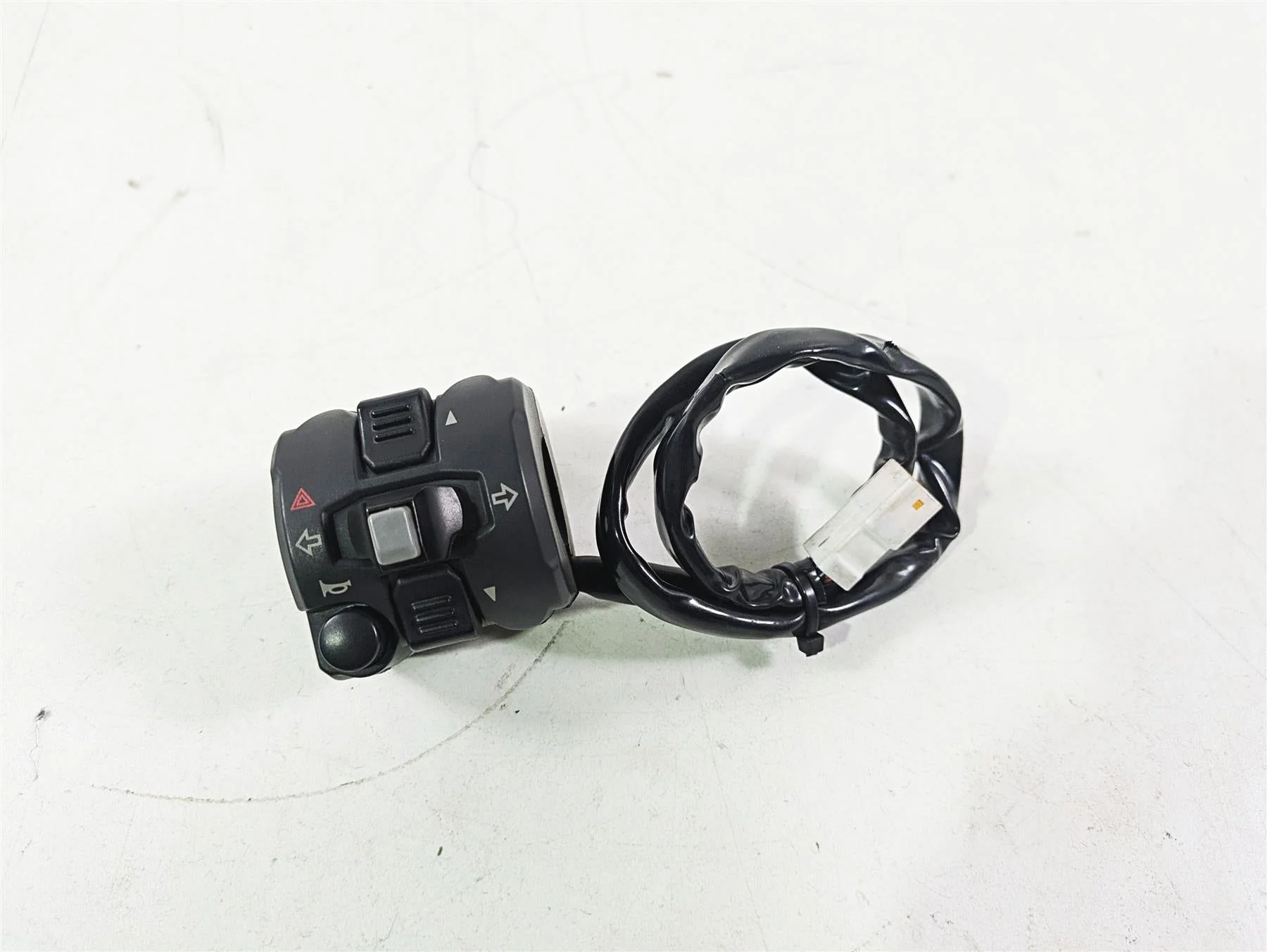 2015 Ducati Hypermotard 821 SP Left Hand Turn Signal Control Switch 65110141A