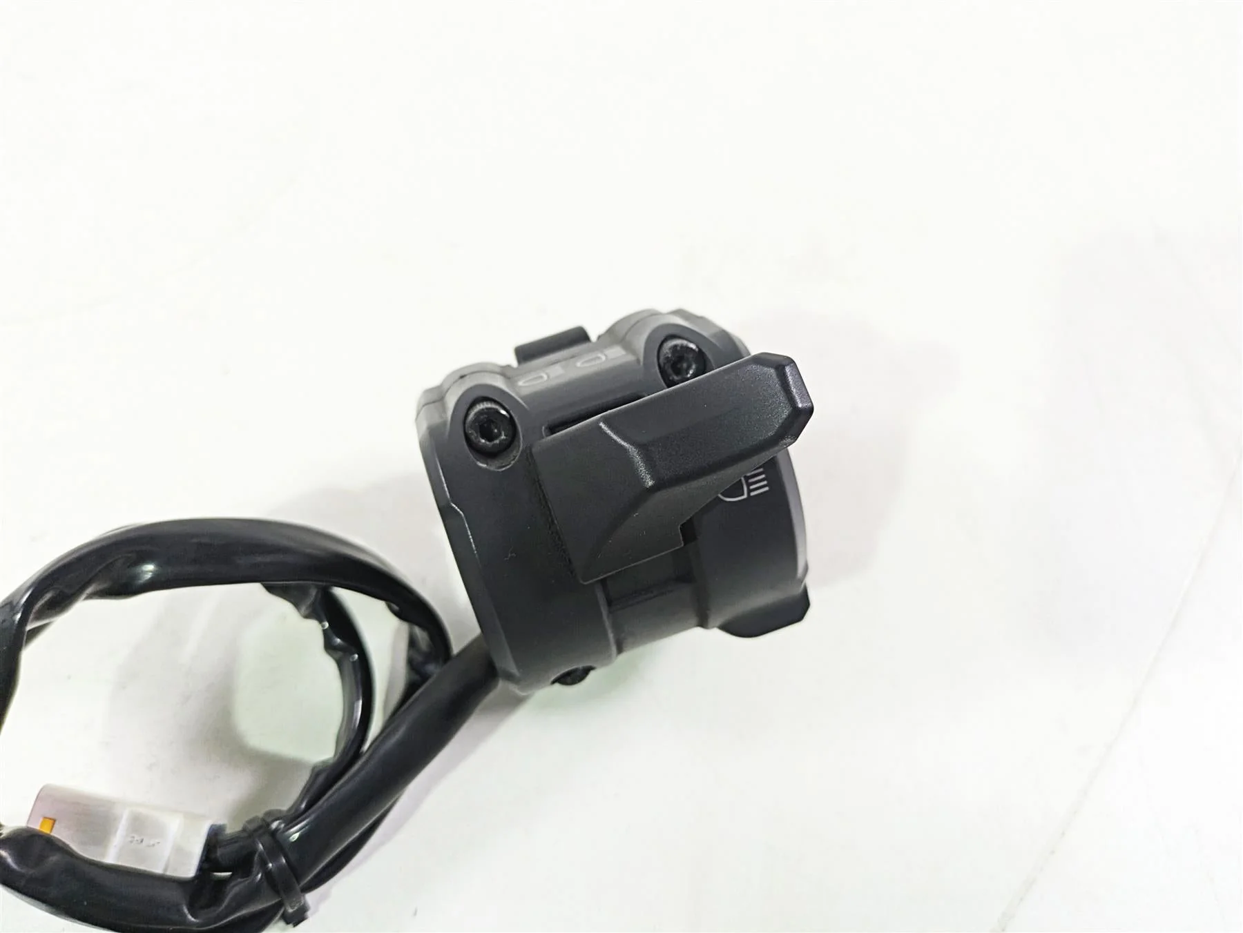 2015 Ducati Hypermotard 821 SP Left Hand Turn Signal Control Switch 65110141A - Image 8