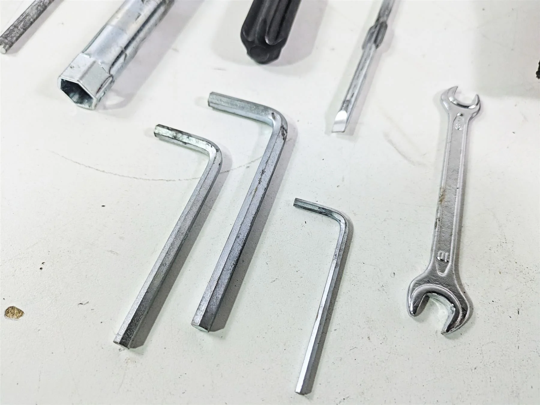 2015 Ducati Hypermotard 821 SP Owners Tool Kit + Bag 69720242C - Image 7