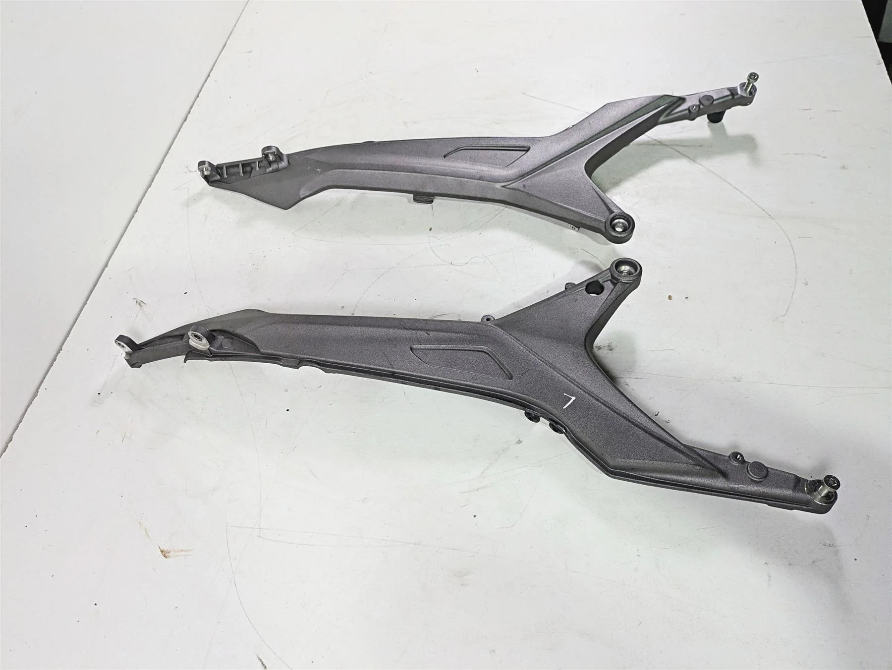 2015 Ducati Hypermotard 821 SP Rear Subframe Set 47110361BA 47110351BA - Image 2