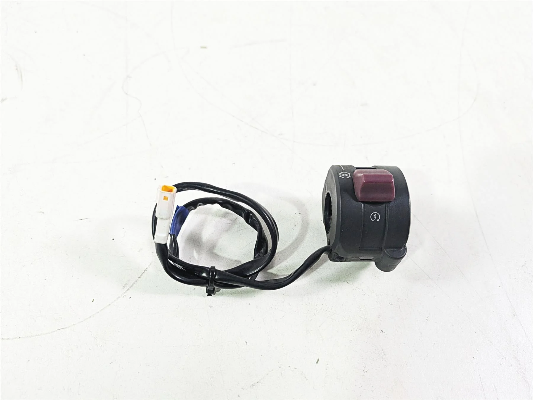 2015 Ducati Hypermotard 821 SP Right Hand Stat Stop Control Switch 65010121E