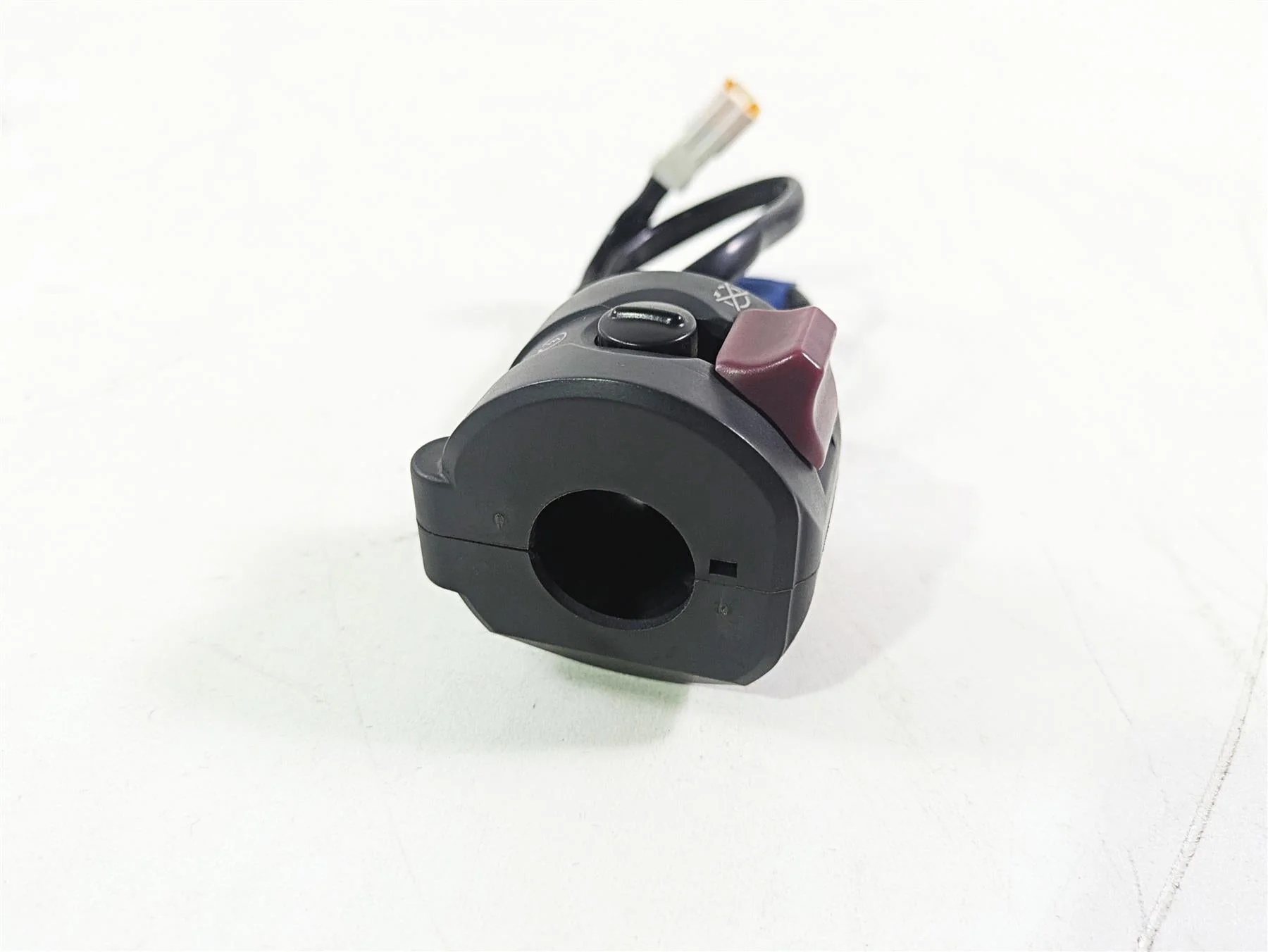 2015 Ducati Hypermotard 821 SP Right Hand Stat Stop Control Switch 65010121E - Image 10