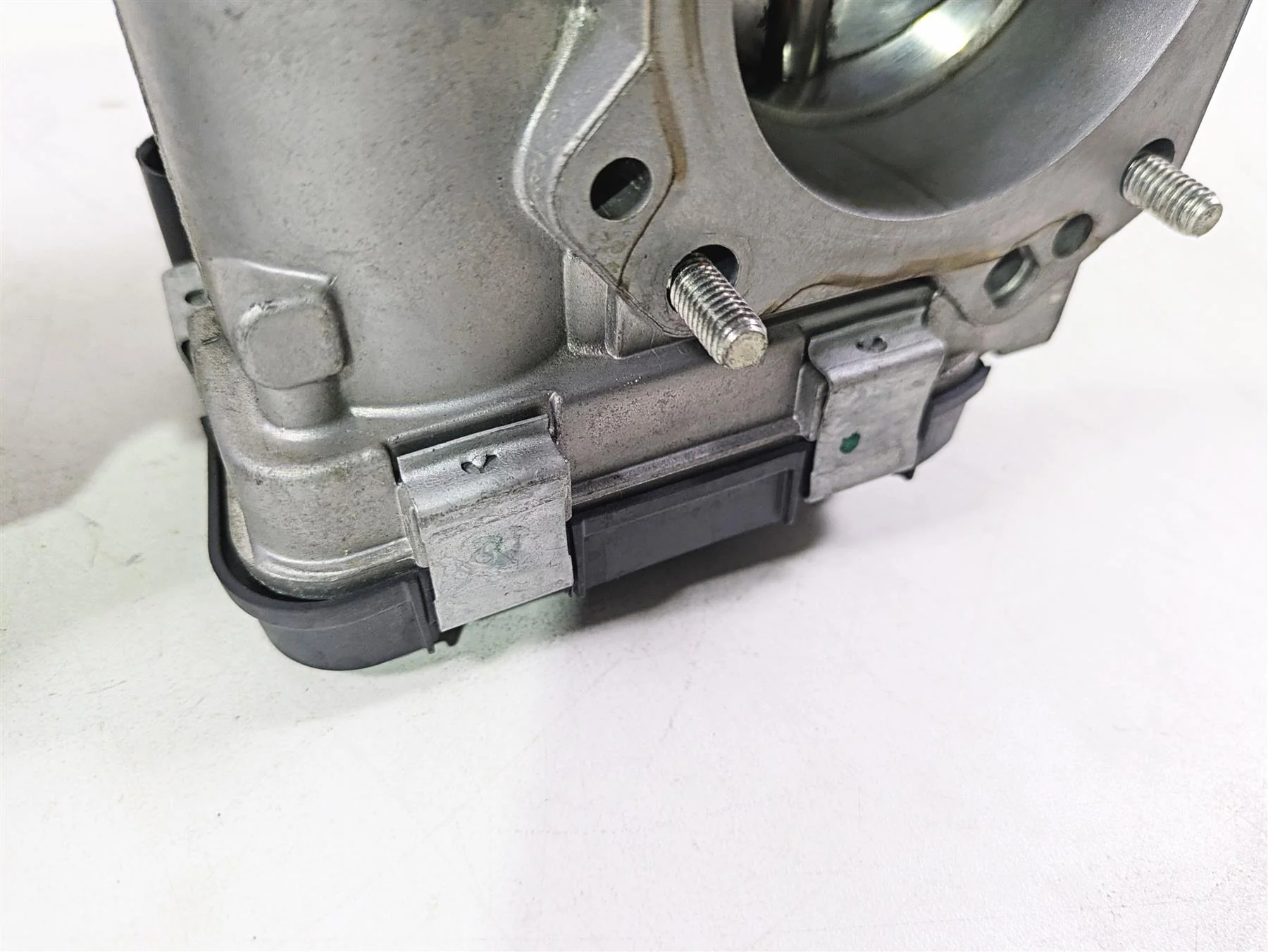 2015 Ducati Hypermotard 821 SP Throttle Body Bodies Fuel Injection Set 28240903A - Image 9