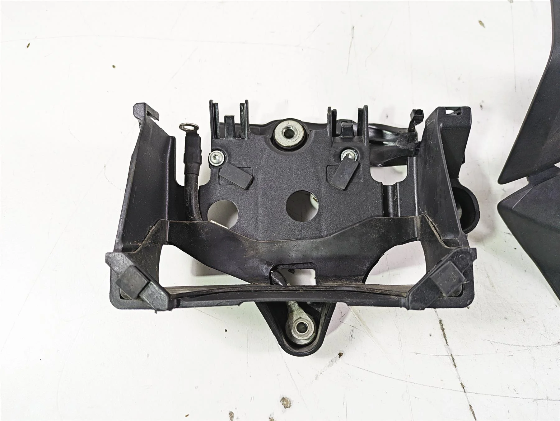 2015 Ducati Panigale 1299 S Cdi & Battery Holder Set 8291A361A 8291A541B - Image 6