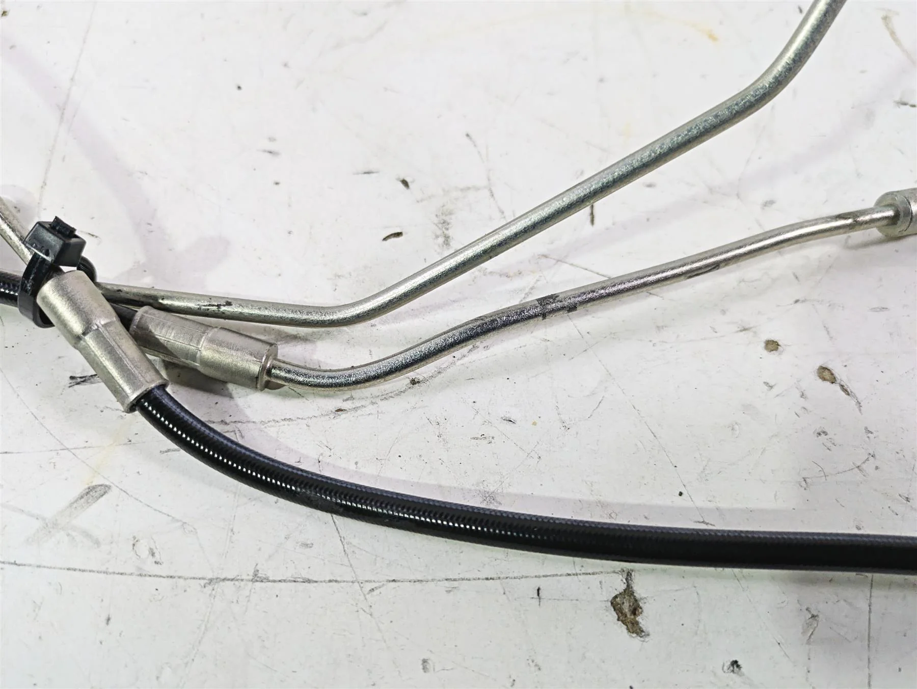 2015 Ducati Panigale 1299 S Rear Abs Brake Line Hose Set 61940671A - Image 8