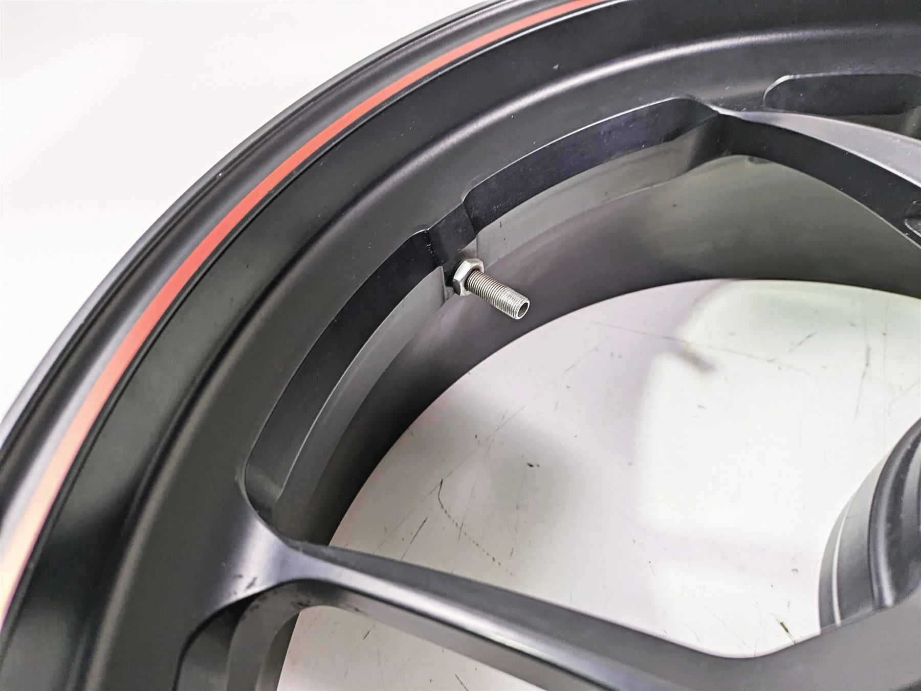 2015 Ducati Panigale 1299 S Rear Marchesini 6x17 Wheel Rim DENT 50221501AB - Image 7