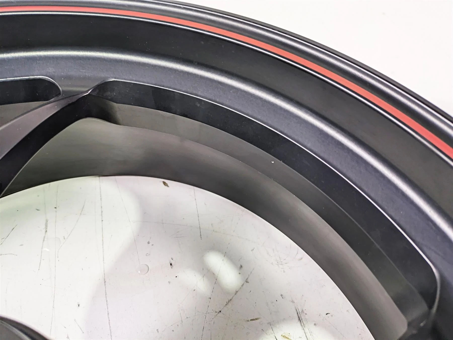 2015 Ducati Panigale 1299 S Rear Marchesini 6x17 Wheel Rim DENT 50221501AB - Image 8