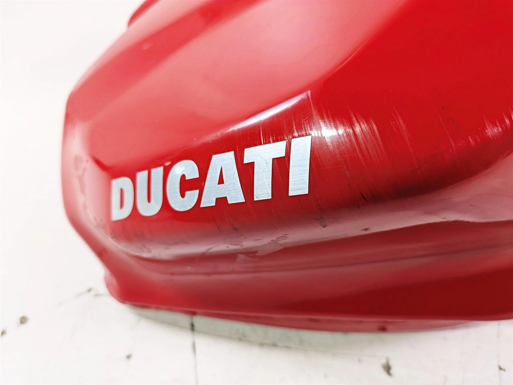 2015 Ducati Panigale 1299 S Red Fuel Gas Petrol Tank READ 58611923AA - Image 6