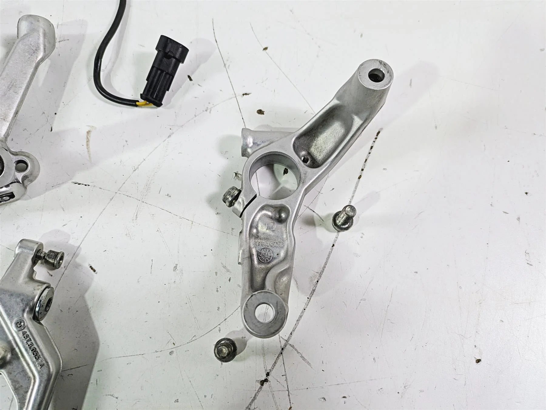2015 Ducati Panigale 1299 S Right Footpeg Frame Mount Brake Pedal 82414621AA - Image 10