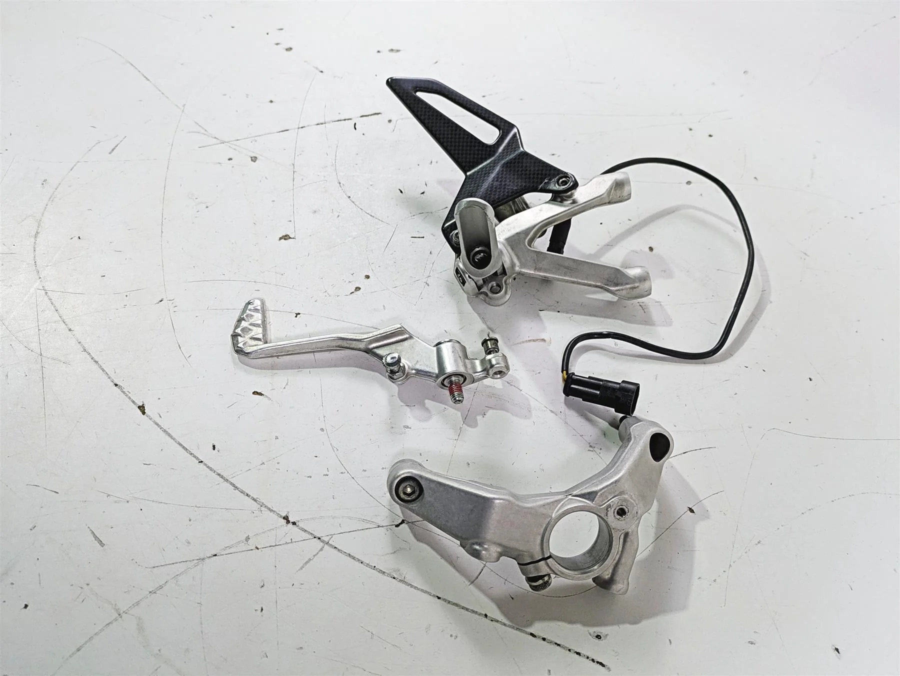 2015 Ducati Panigale 1299 S Right Footpeg Frame Mount Brake Pedal 82414621AA - Image 3