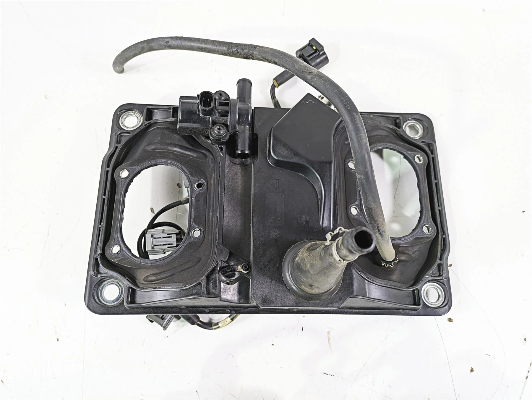 2015 Ducati Panigale 1299 S Throttle Body Set & Air Box Cover 28240893A - Image 8