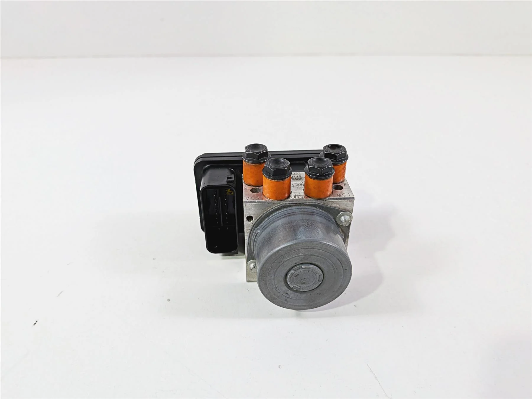 2015 Ducati Scrambler Urban Enduro Abs Brake Pump Control Module 54240521C - Image 2