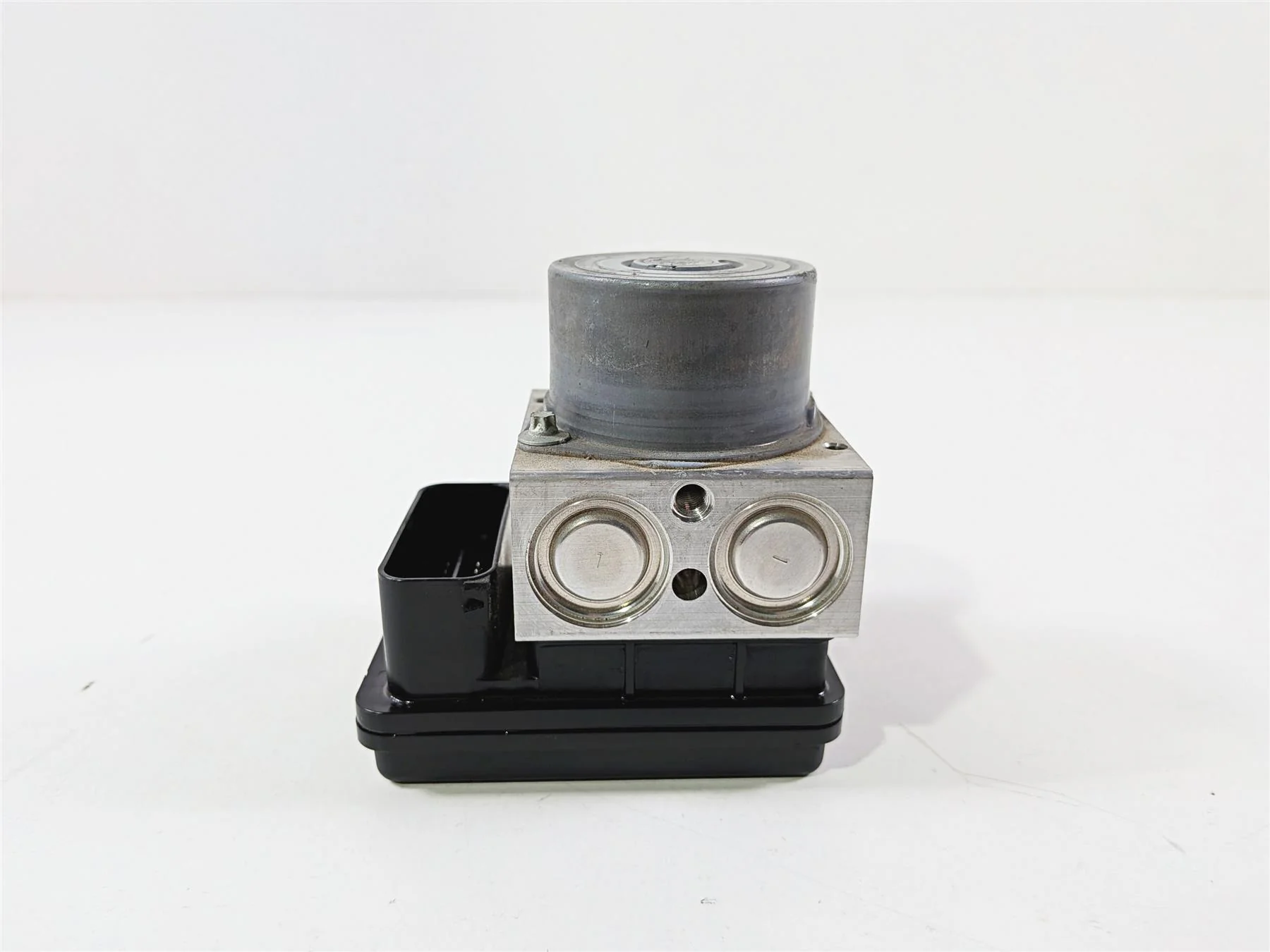2015 Ducati Scrambler Urban Enduro Abs Brake Pump Control Module 54240521C - Image 6