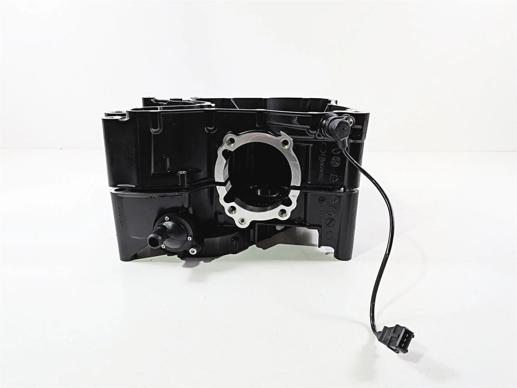 2015 Ducati Scrambler Urban Enduro Crankcase Crank Case Housing Set 22523182B - Image 13