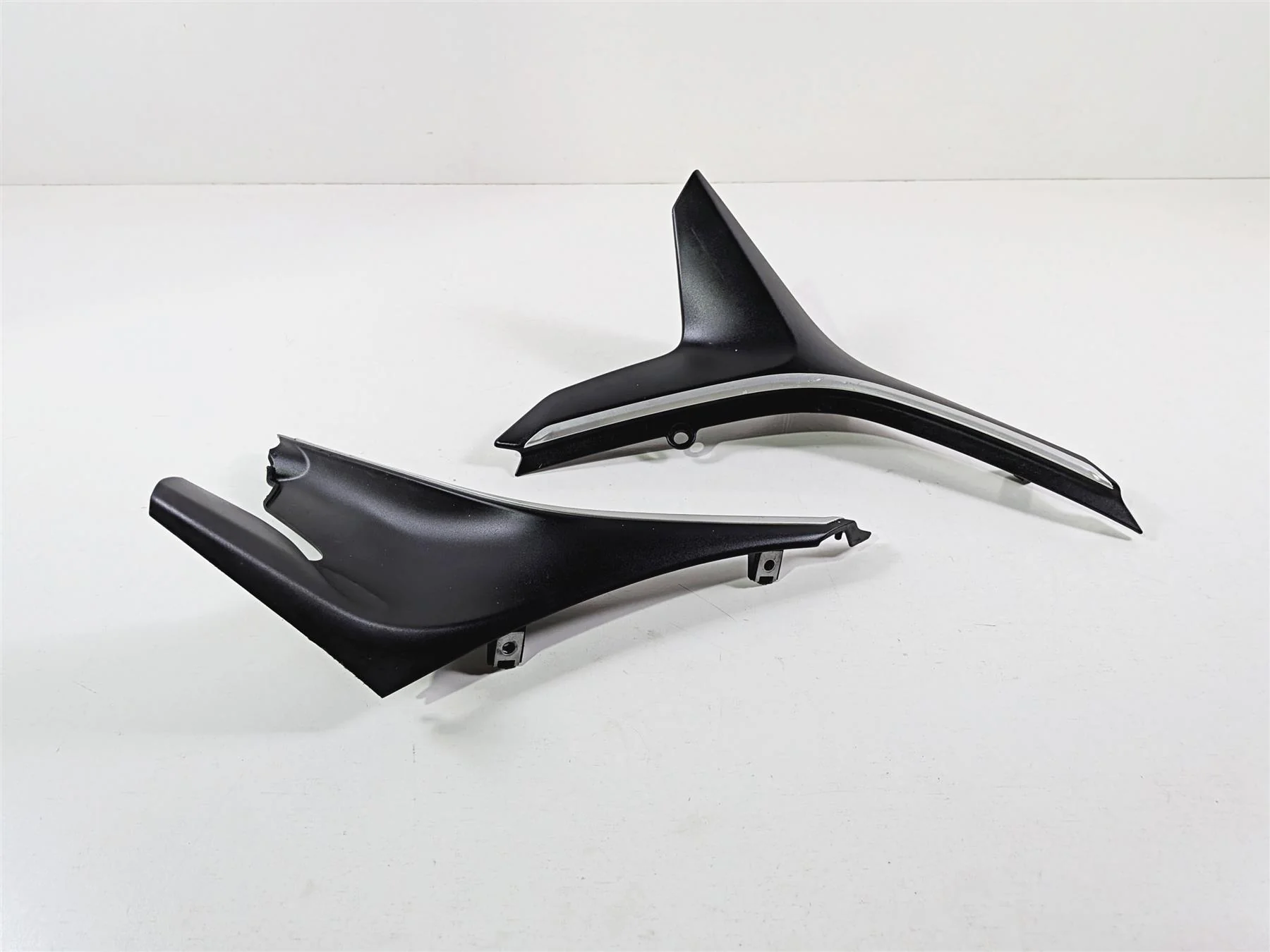 2015 Ducati Scrambler Urban Enduro Frame Infill Seat Side Covers 48211991B - Image 7