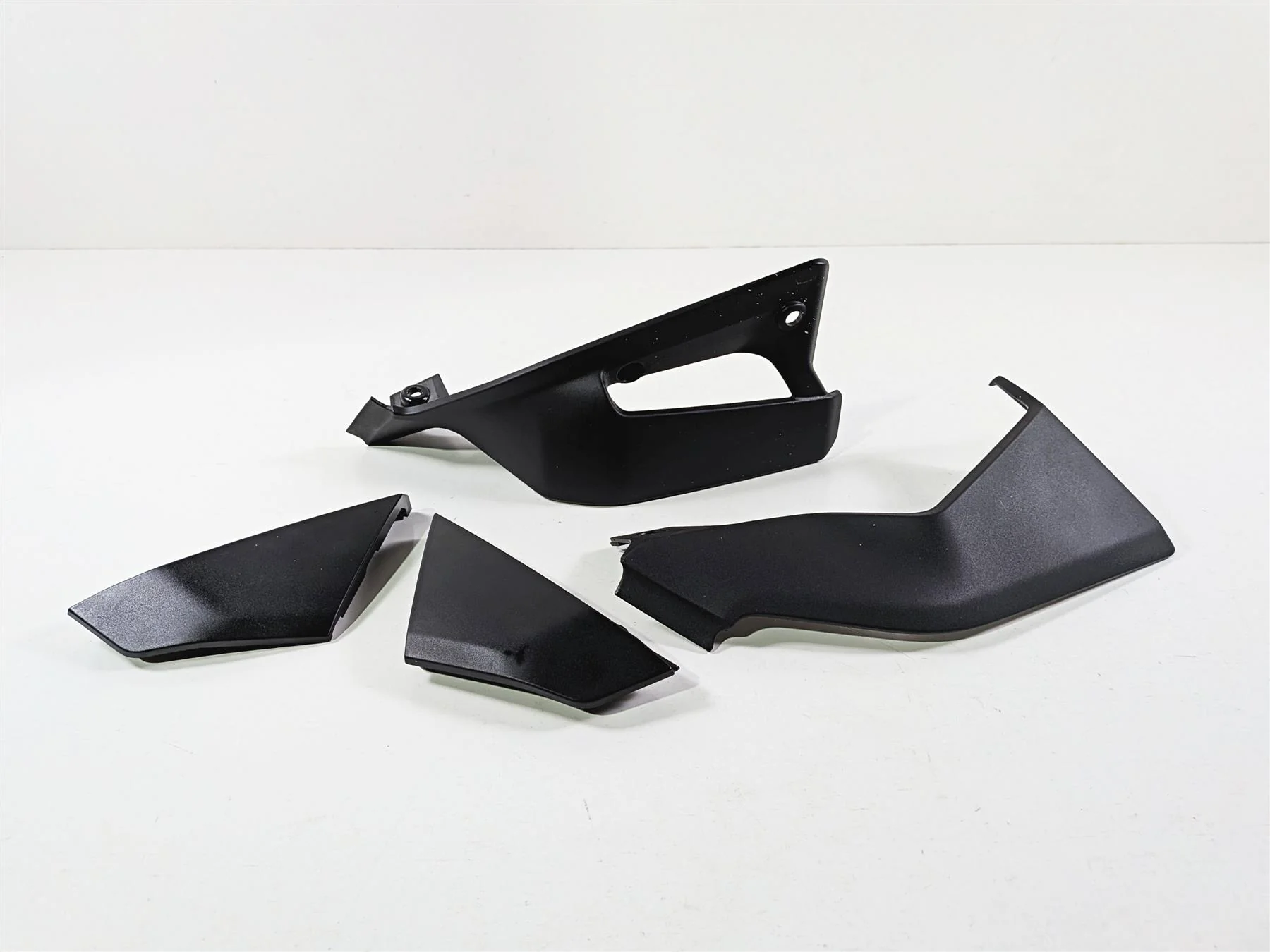2015 Ducati Scrambler Urban Enduro Frame Infill Side Covers Set 48211971B - Image 4