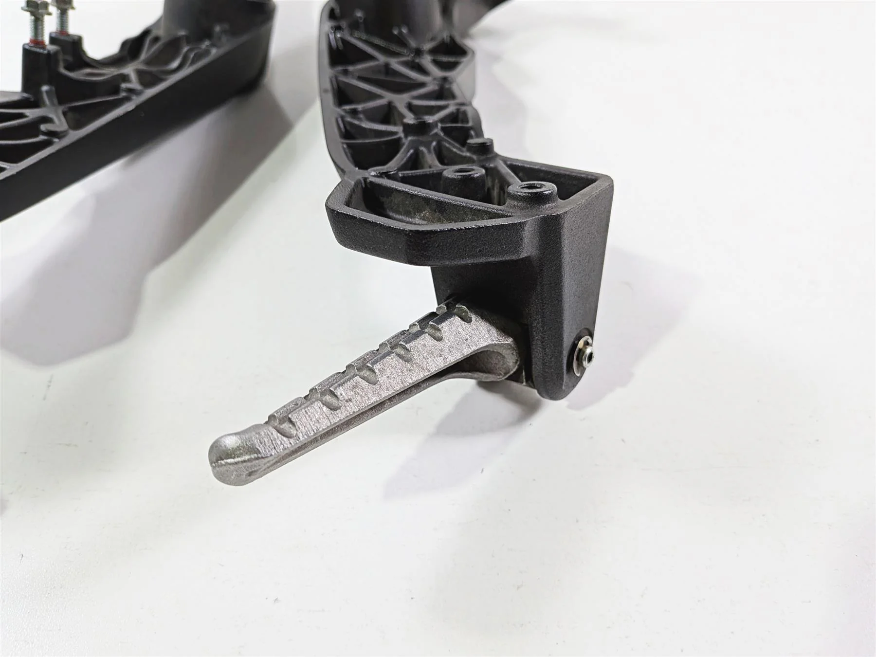 2015 Ducati Scrambler Urban Enduro Rear Footpeg & Mount Plate Set 82412831AA - Image 10
