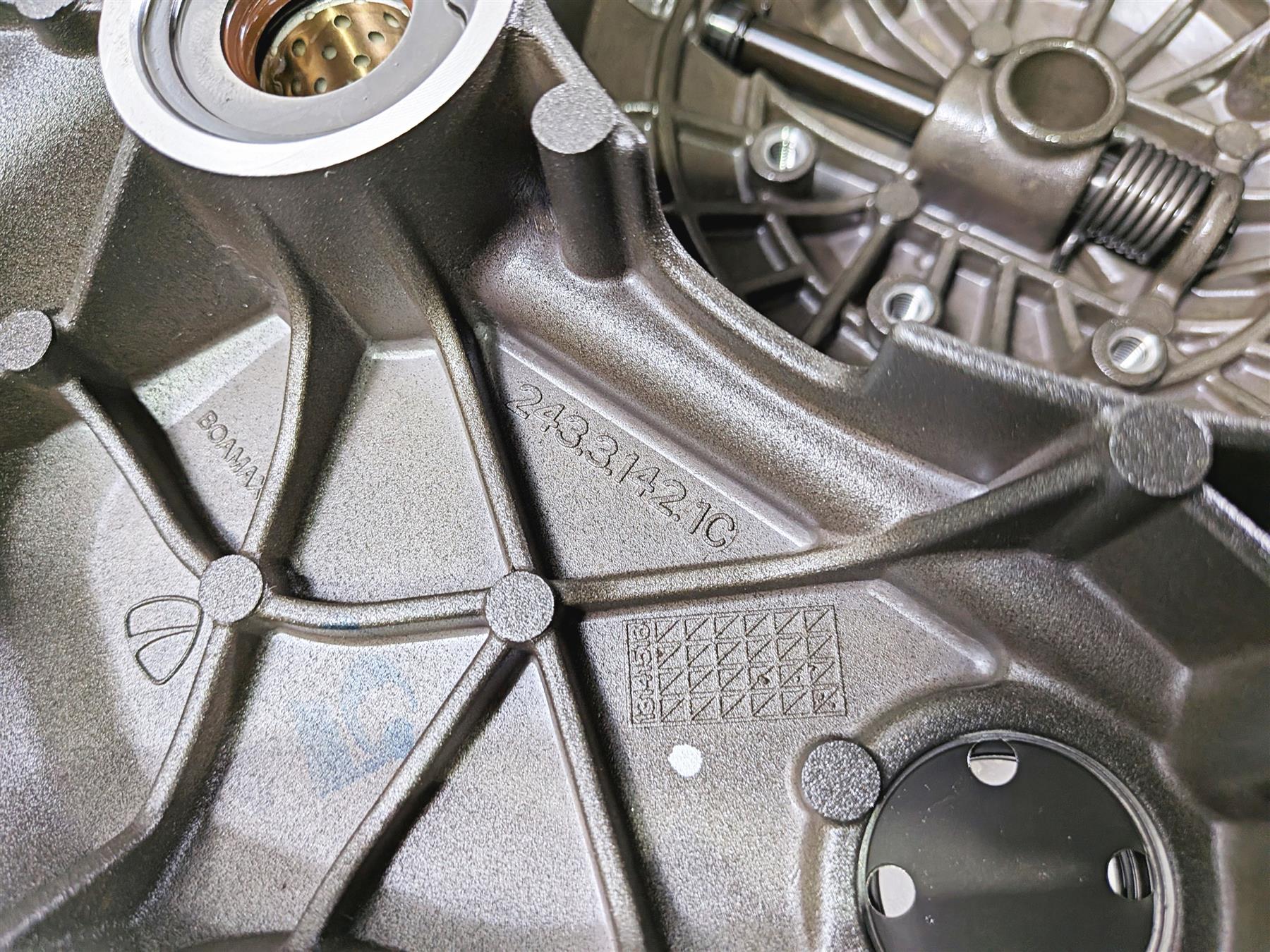 2015 Ducati Scrambler Urban Enduro Right Engine Side Clutch Cover 24321421B - Image 10