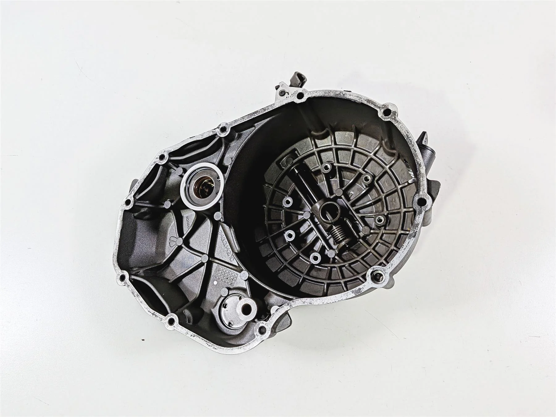 2015 Ducati Scrambler Urban Enduro Right Engine Side Clutch Cover 24321421B - Image 2