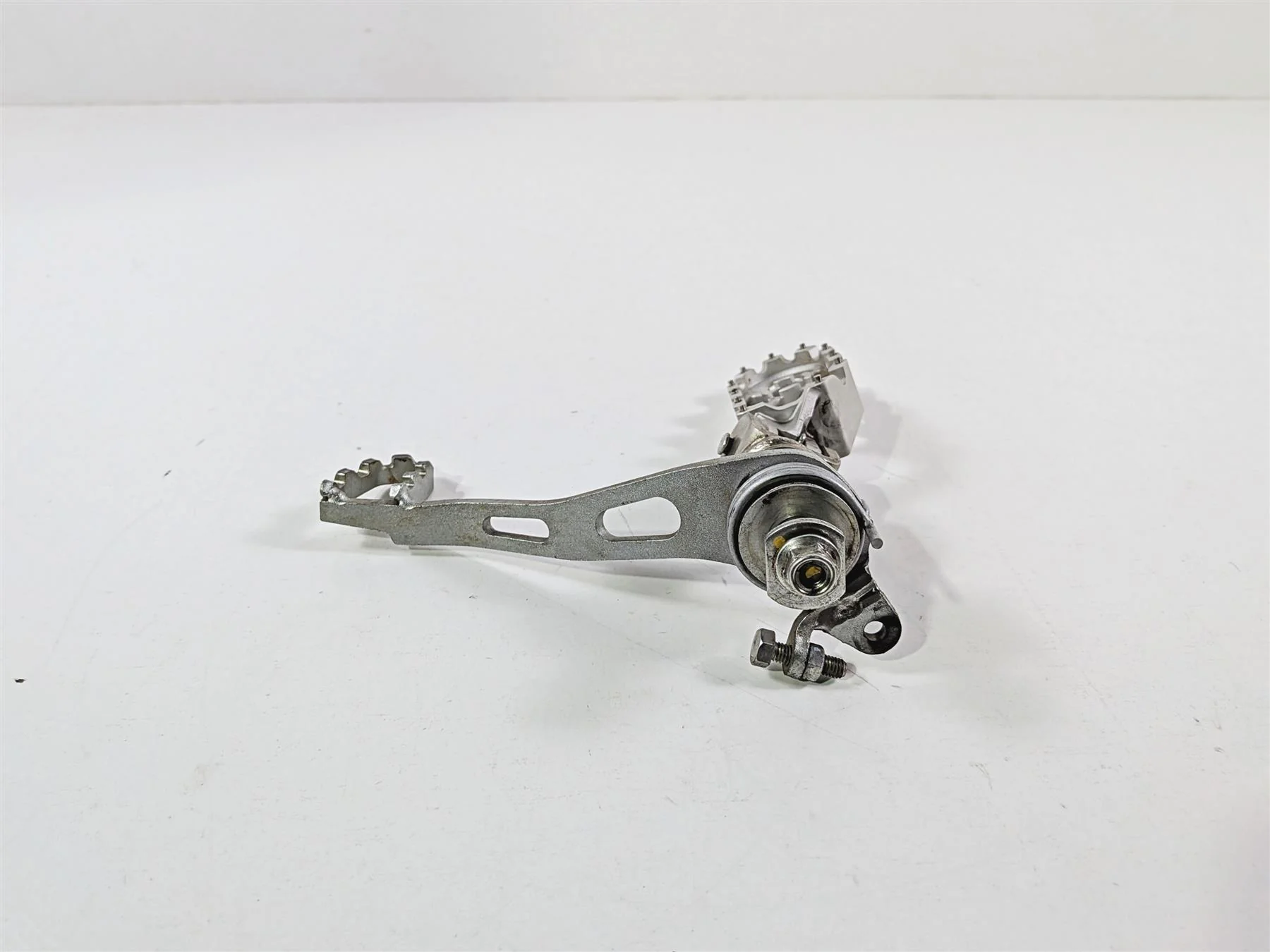 2015 Ducati Scrambler Urban Enduro Right Footpeg + Mount Brake Pedal 45720951AA - Image 3