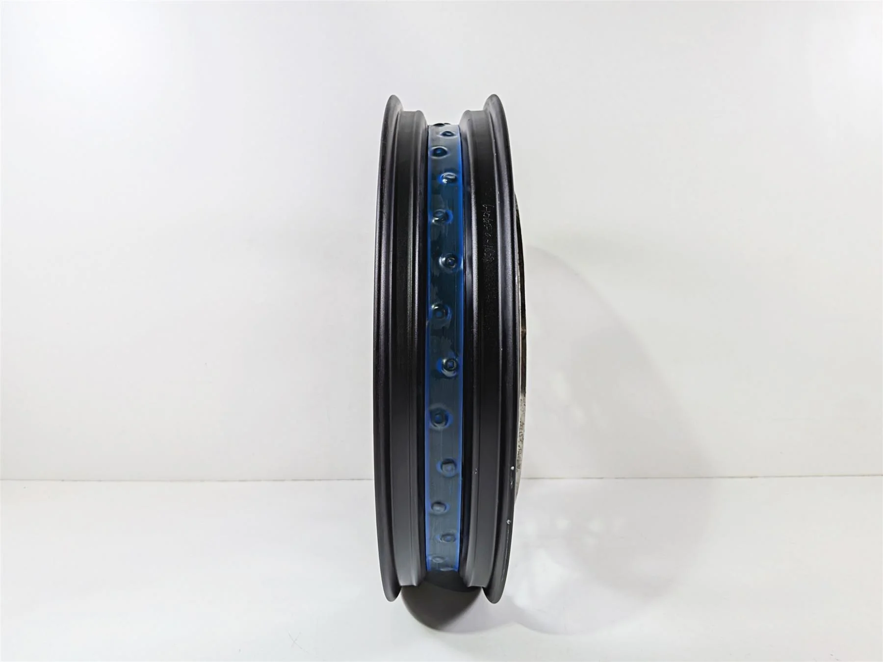 2015 Ducati Scrambler Urban Enduro Straight 18x3 Front Wheel Spoke 50122541AA - Image 4