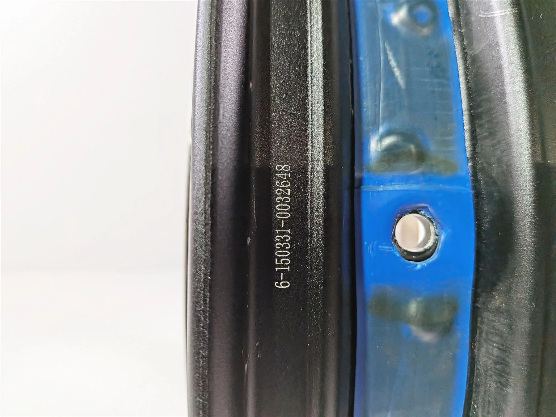 2015 Ducati Scrambler Urban Enduro Straight 18x3 Front Wheel Spoke 50122541AA - Image 8