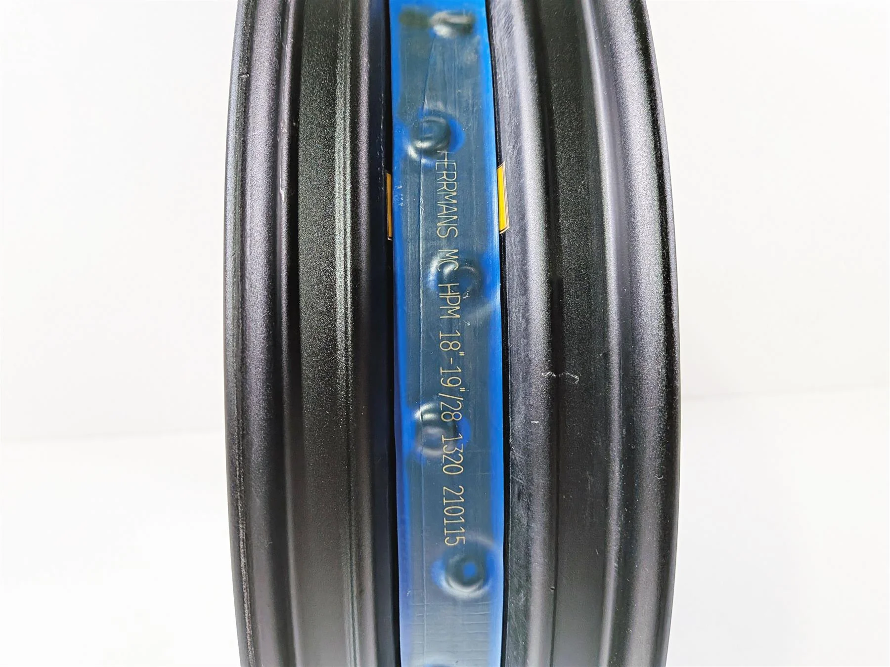 2015 Ducati Scrambler Urban Enduro Straight 18x3 Front Wheel Spoke 50122541AA - Image 9