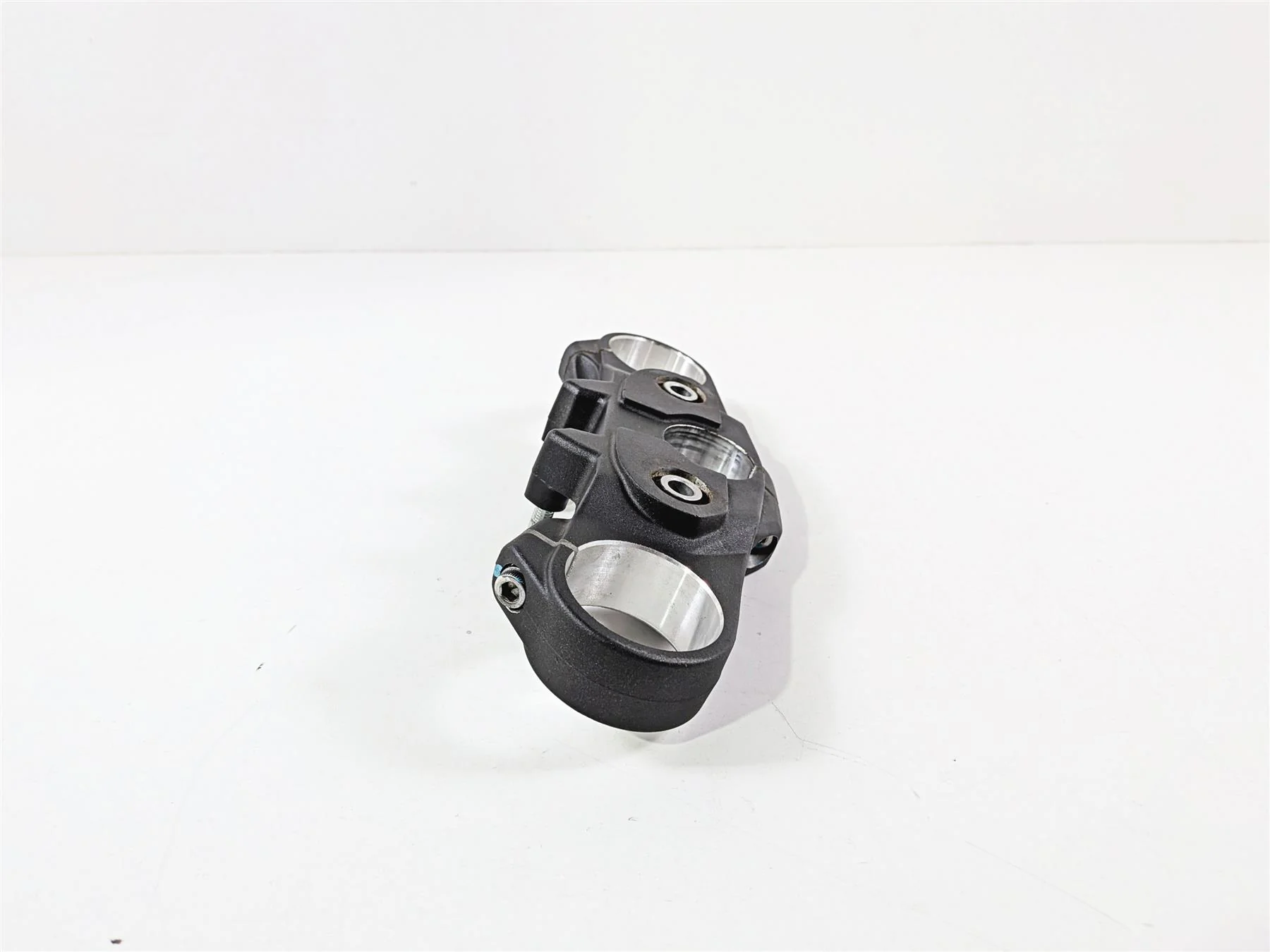 2015 Ducati Scrambler Urban Enduro Upper Triple Tree Steering Clamp 34111151AA - Image 4
