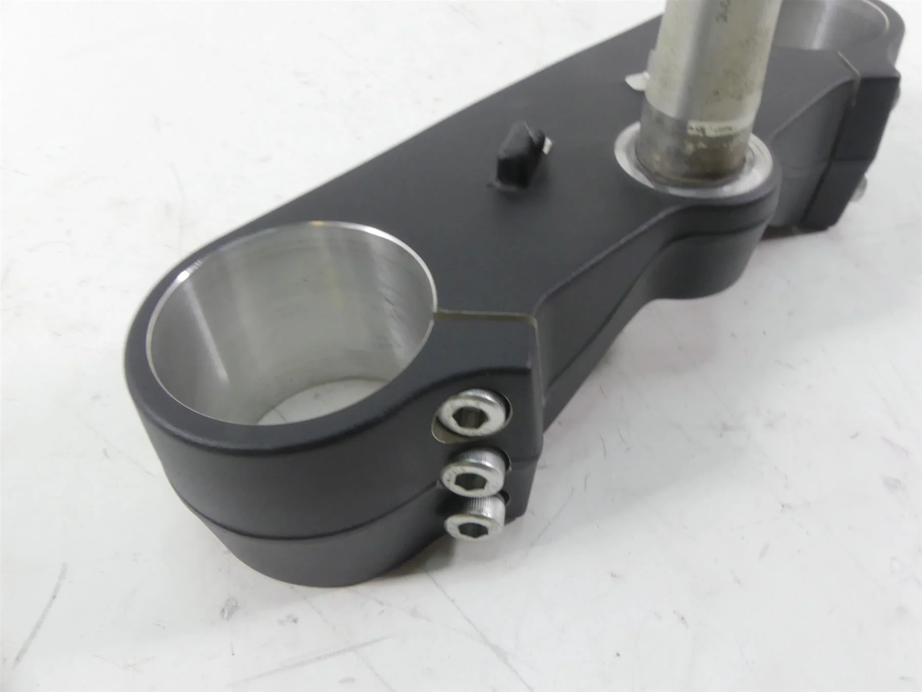 2015 Eric Buell Racing 1190SX Lower Triple Tree 56mm -Read J0106.1B7ZT - Image 4